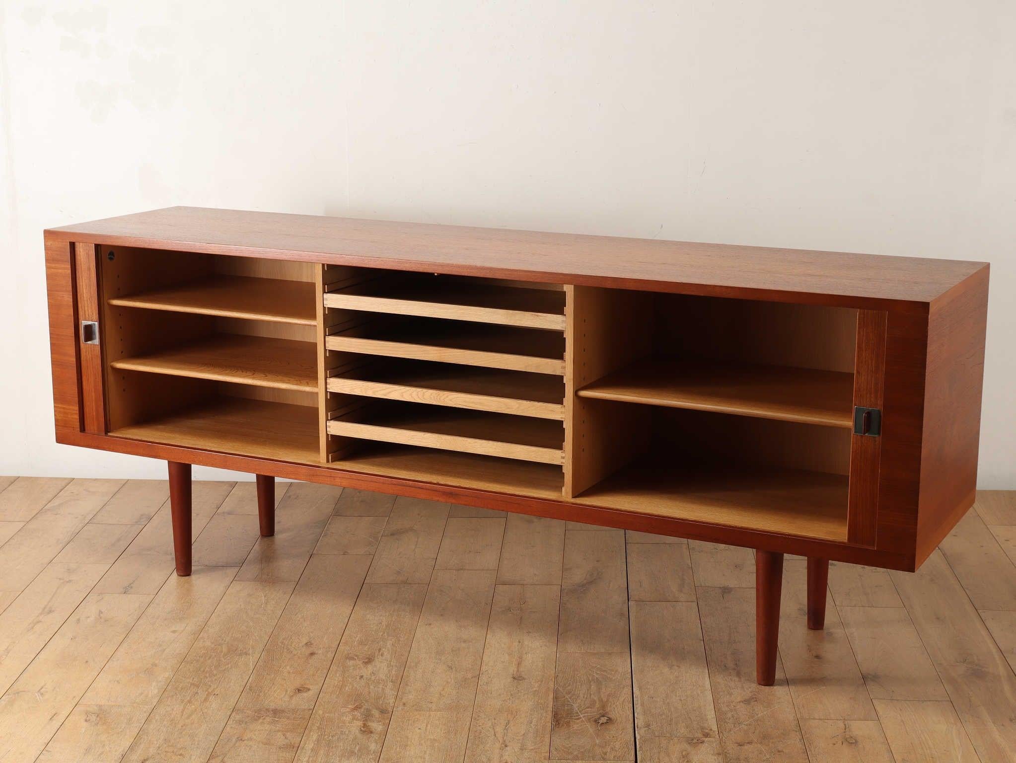 Danish RY 25 sideboard in teak by Hans J. Wegner