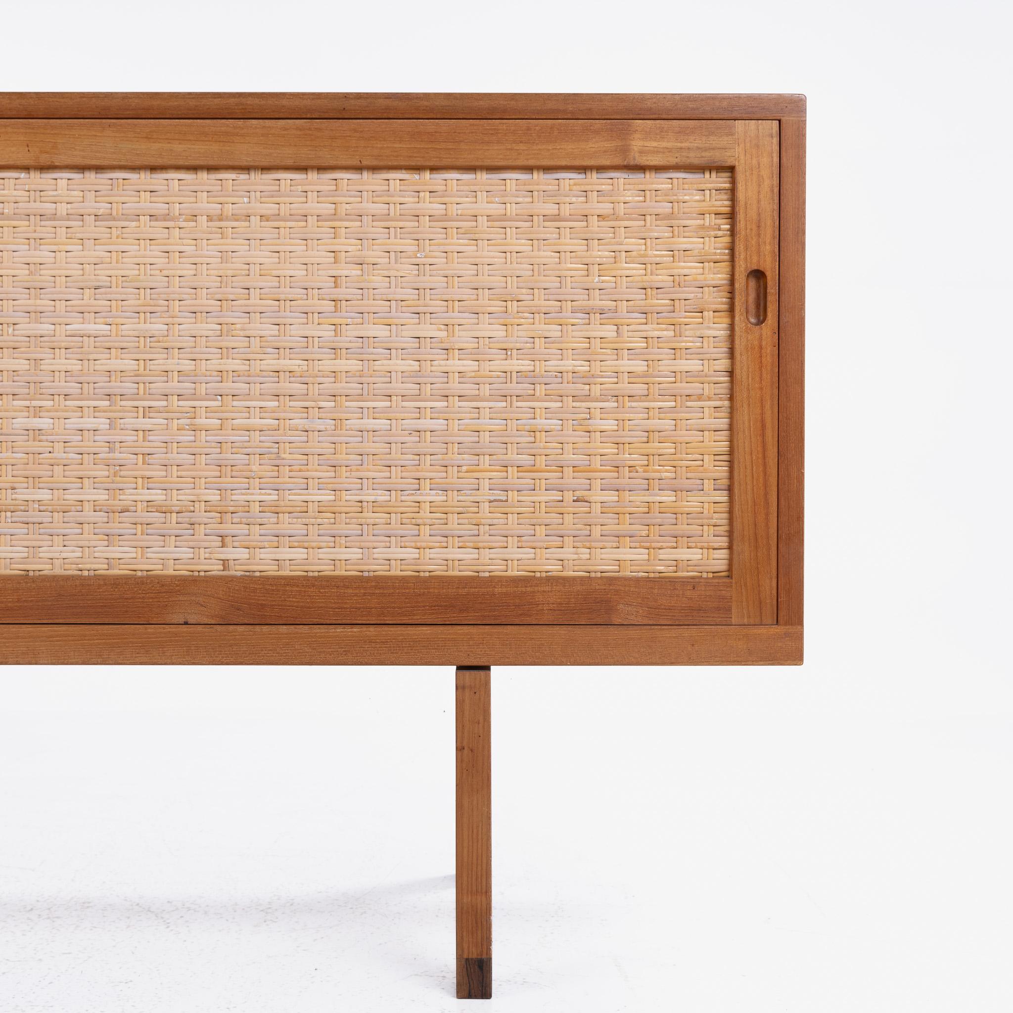 Mid-Century Modern RY 26 - Cabinet in teak by Hans J. Wegner