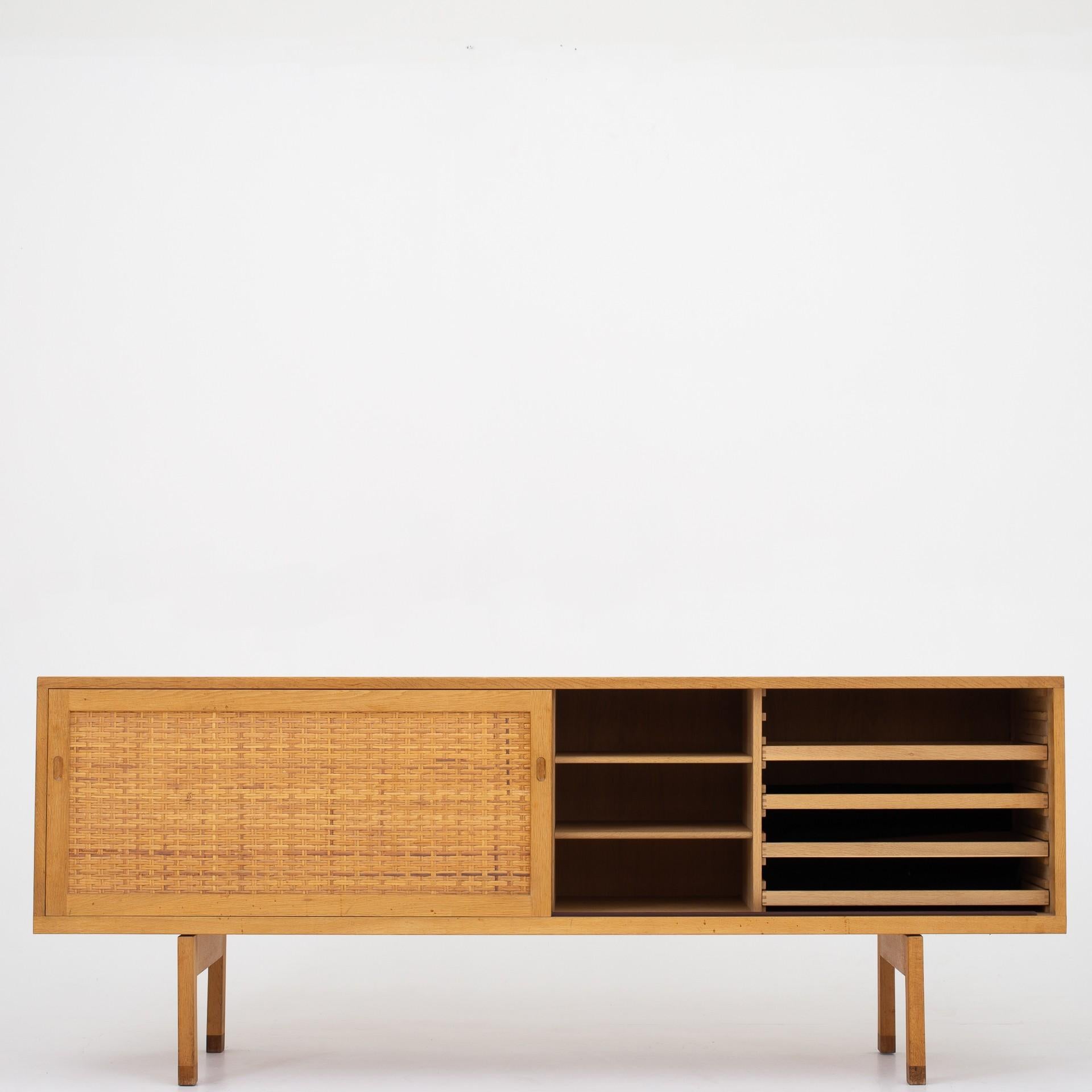 RY 26 Sideboard by Hans J. Wegner In Fair Condition In Copenhagen, DK