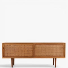 RY 26 - Credenza in rovere di Hans J. Wegner