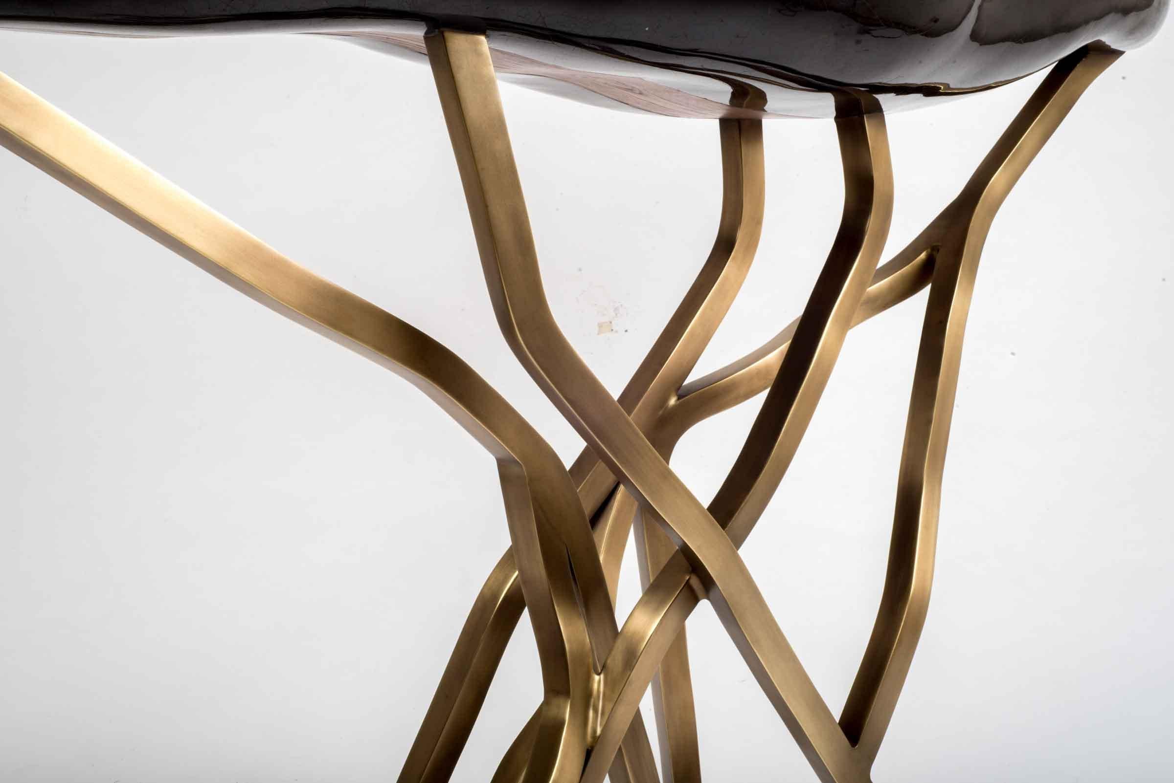 Art déco Table console Acacia en coquille de stylo noir et laiton Bronze-Patina de R&Y Augousti en vente