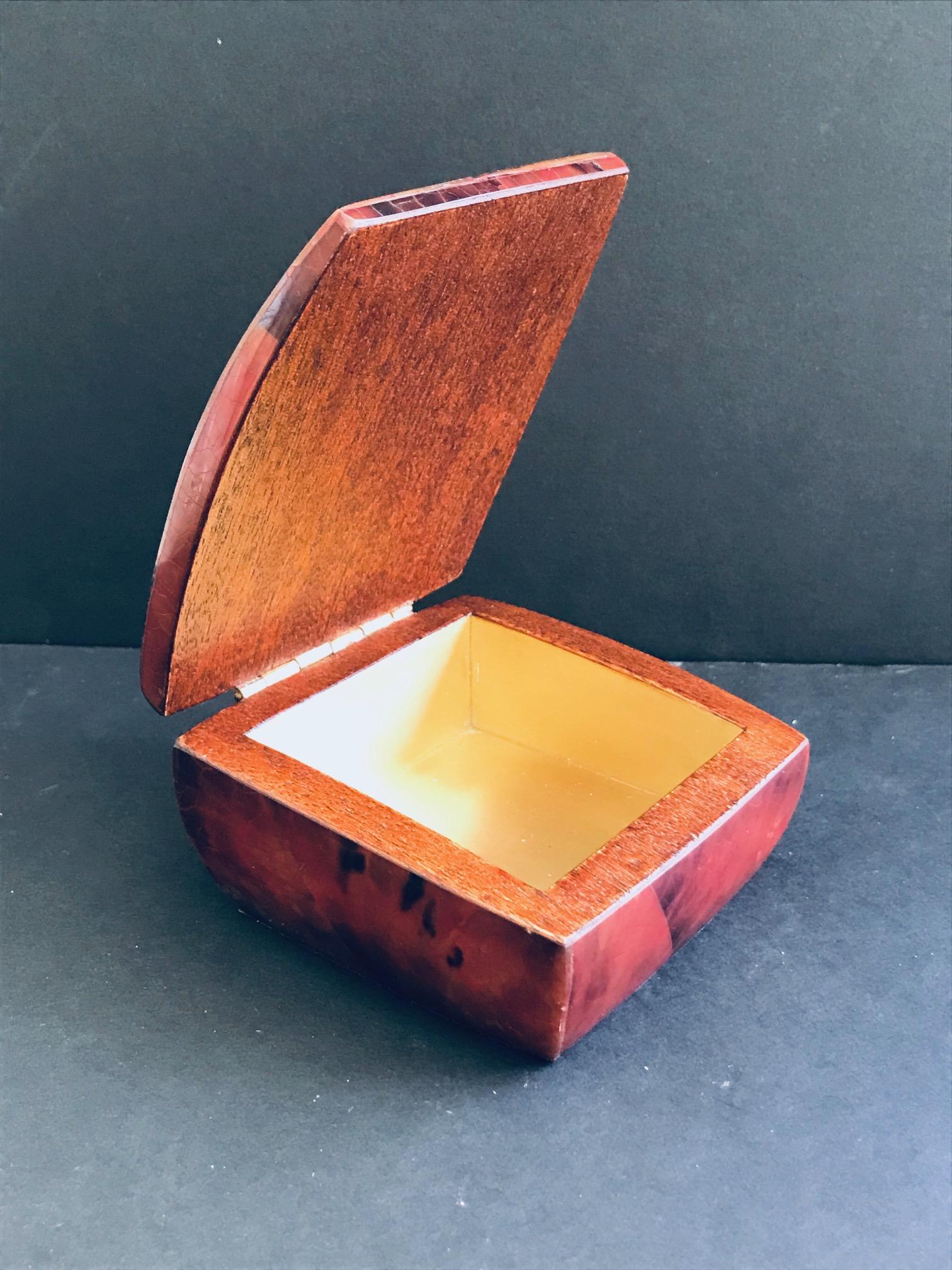 R&Y Augousti Mosaic Trinket Box in Exotic Red Pen-Shell 1