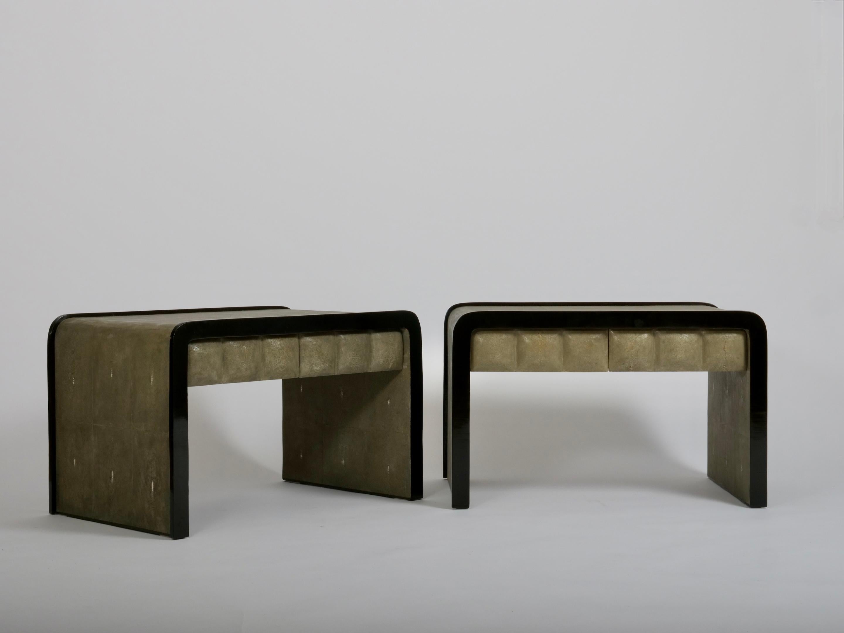 Art Déco R&Y Augousti coppia di armadietti o comodini in Greene & Greene in vendita