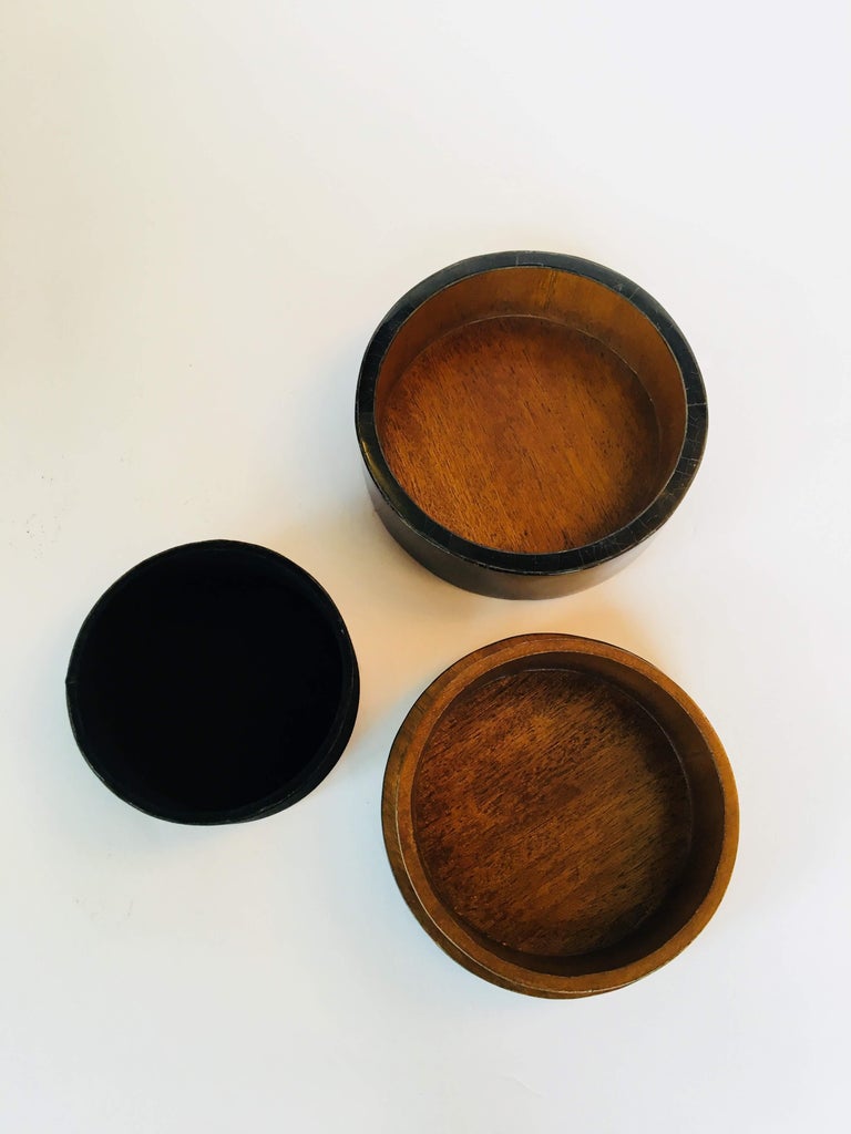 Penshell Box R&Y Augousti Round Pen Shell Box at 1stDibs