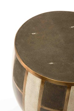 Sgabello Tartan in Shagreen/Shell/Agate & Bronze-Patina Brass di R & Y Augousti