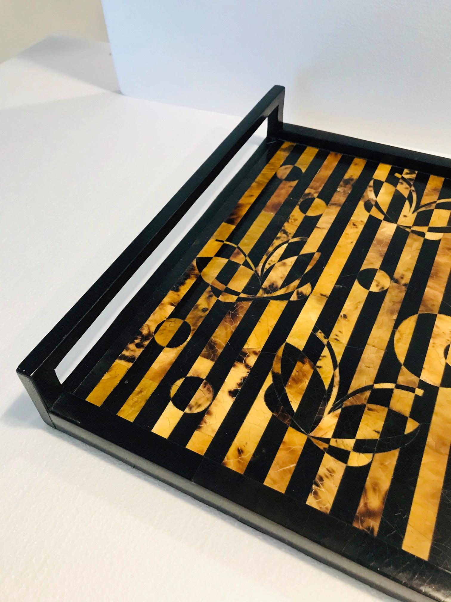 R&Y Augousti Vintage Mosaic Tray in Black and Tortoise Pen-Shell, circa 2000 In Good Condition In Fort Lauderdale, FL
