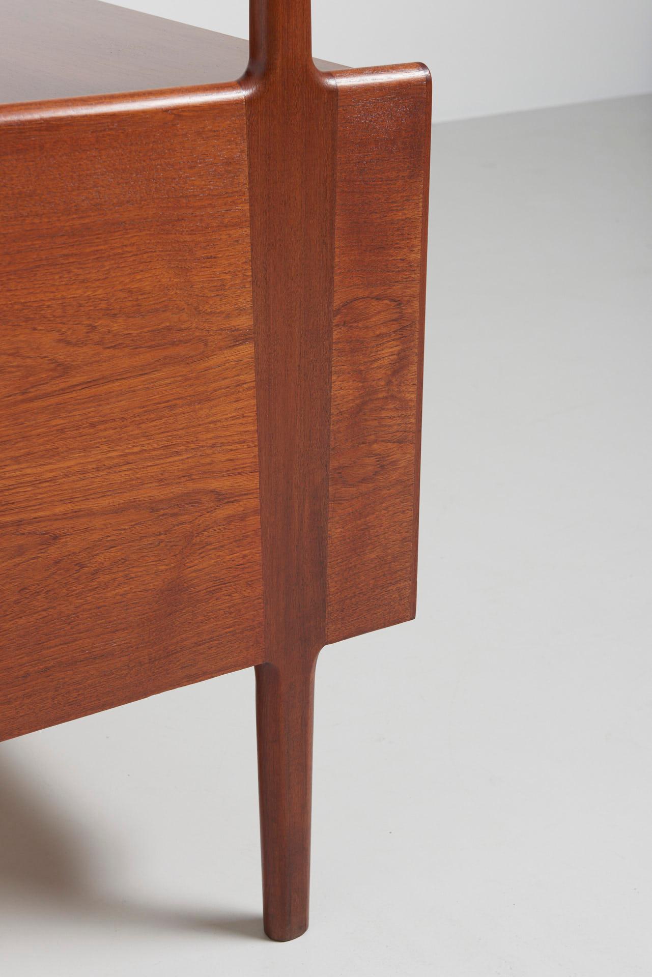 RY20 Highboard by Hans J. Wegner for Ry Møbler, 1950s 2