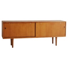 RY26' Eschenholzanrichte von Hans J. Wegner für Ry Møbler, Dänemark 1950er Jahre