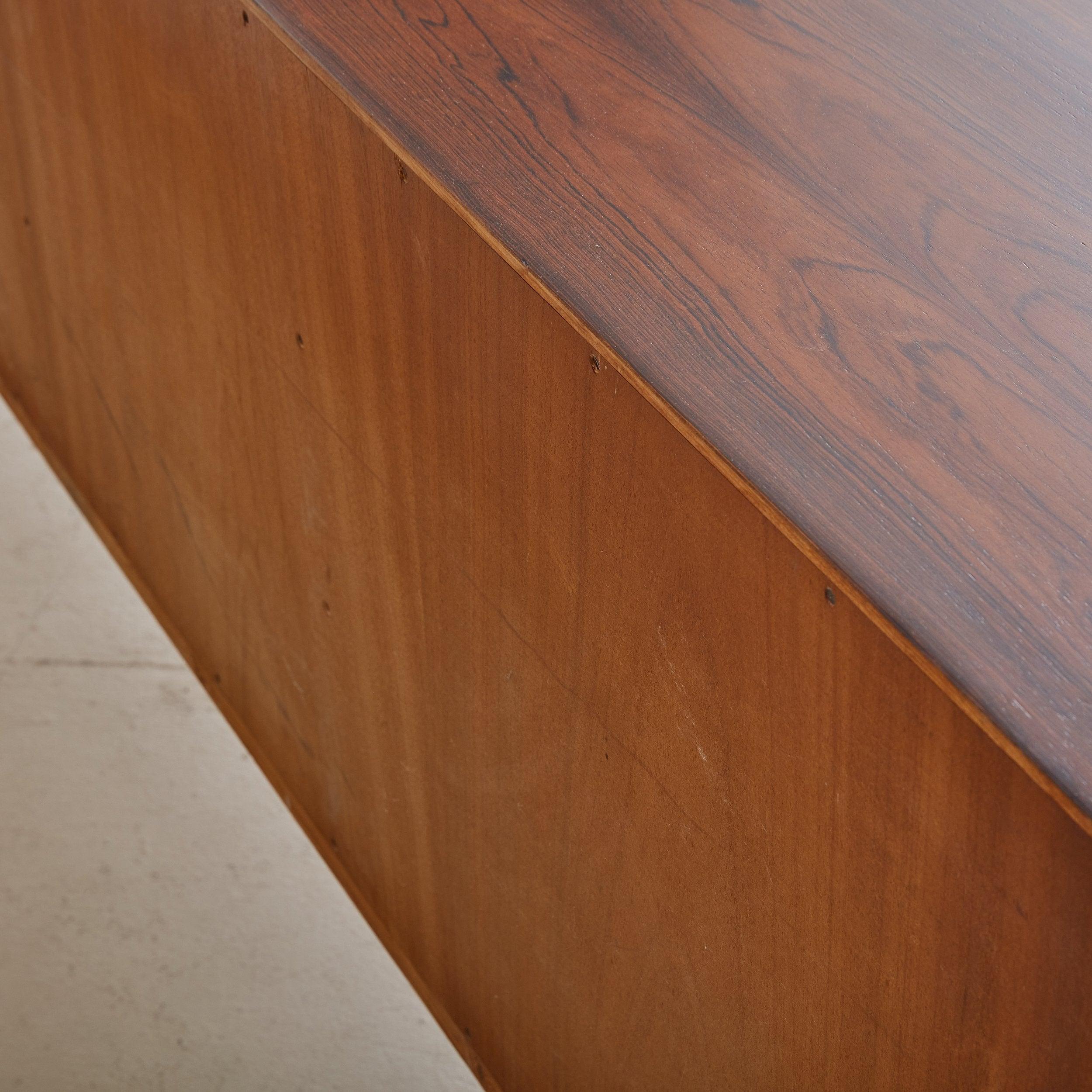Credenza 'RY26' in palissandro di Hans J. Wegner per Ry Møbler, Danimarca anni '50 in vendita 4