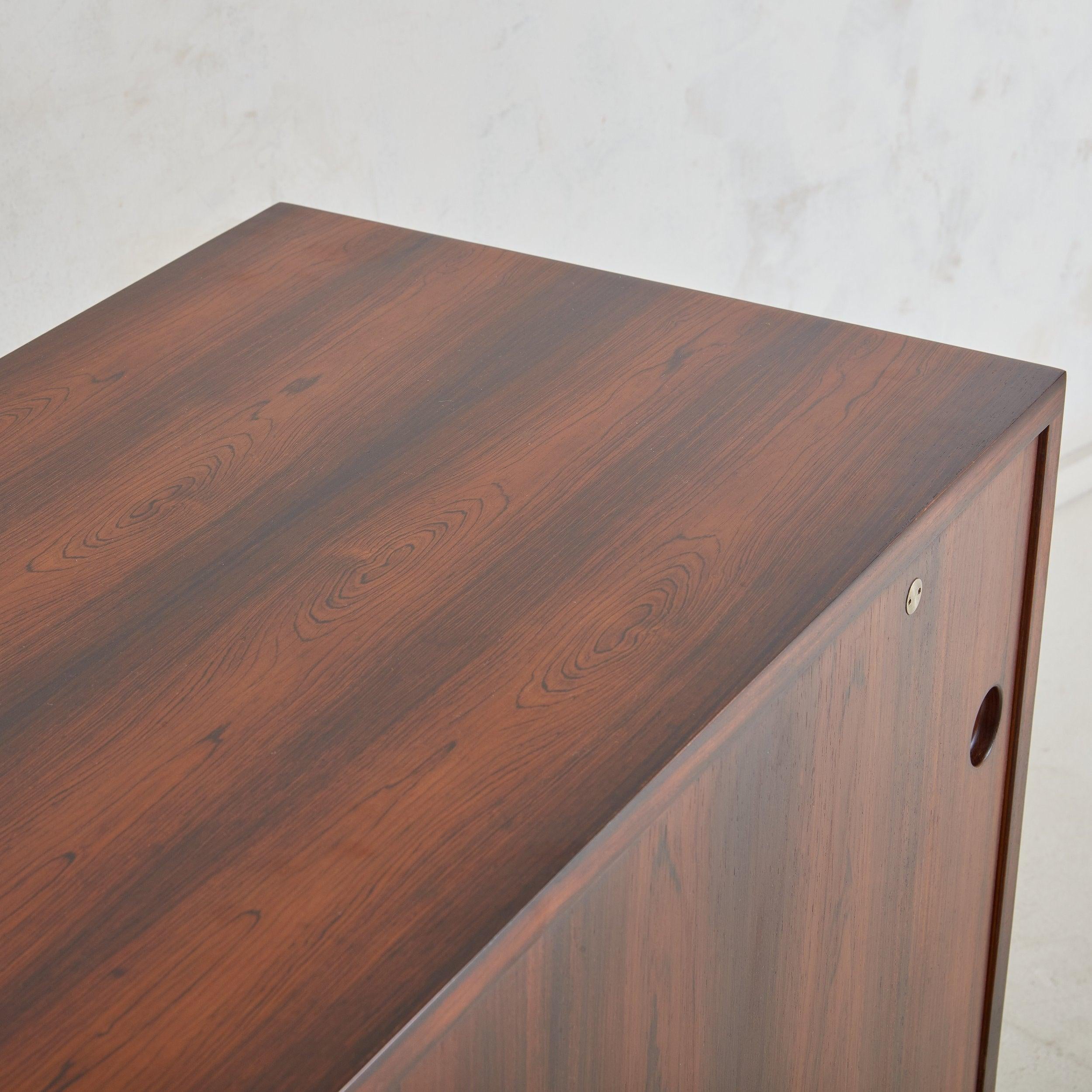 Credenza 'RY26' in palissandro di Hans J. Wegner per Ry Møbler, Danimarca anni '50 in vendita 2