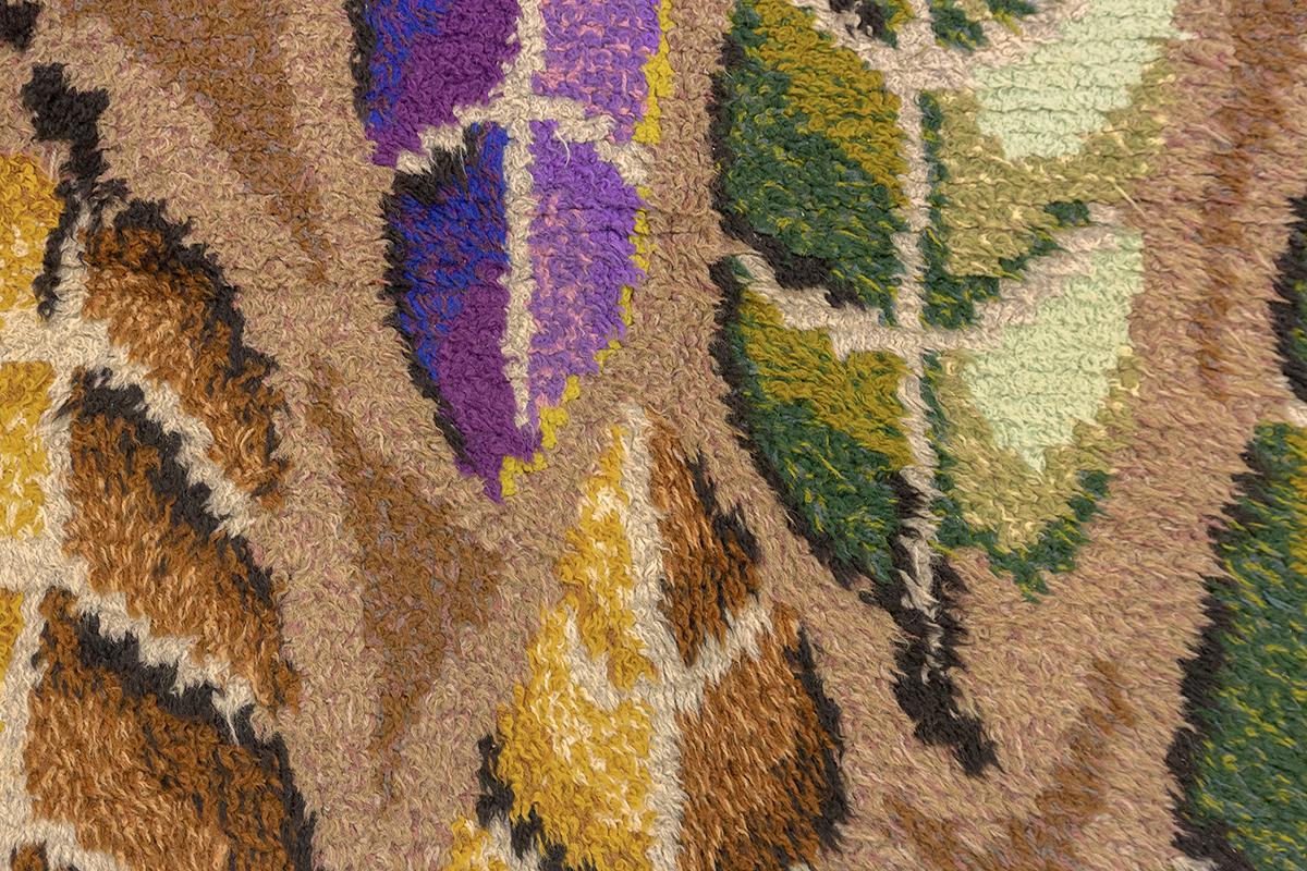 Rya Rug Earthy Tones Mollaianrugs Collection In Good Condition For Sale In Ferrara, IT