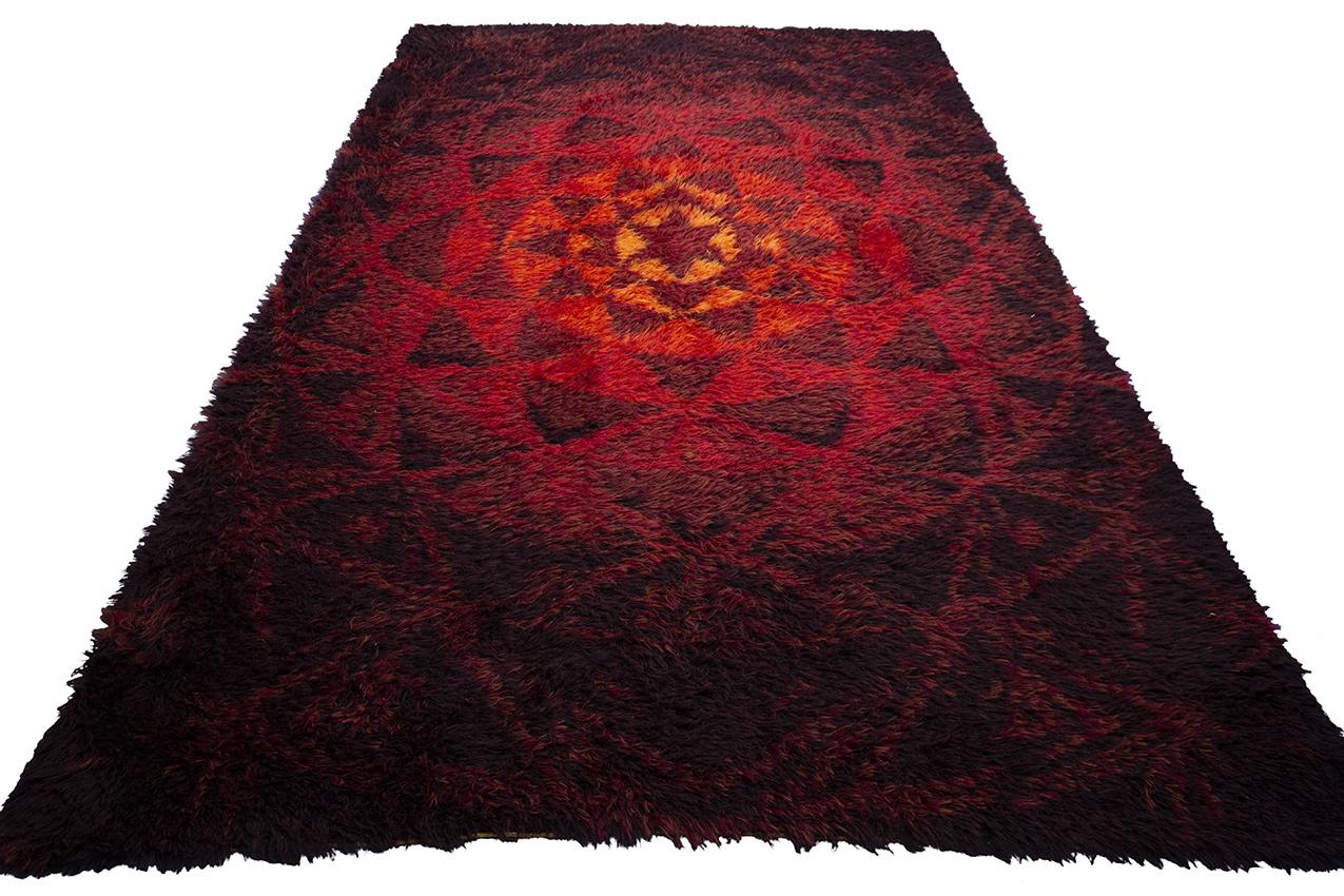 Swedish Rya Rug Mid-Century Modern with Shaggy Pile and Abstract Deisgn For Sale