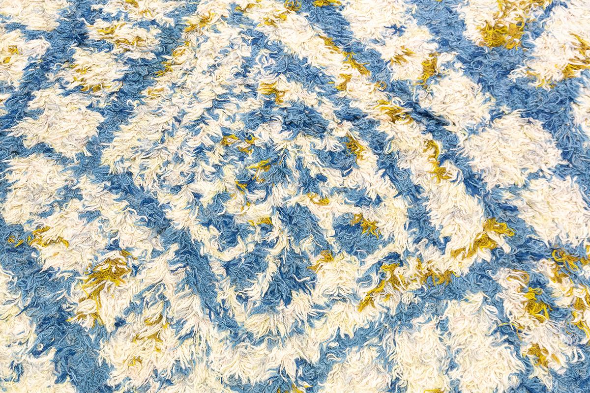 Rya Rug Shaggy Abstract Design In Good Condition For Sale In Ferrara, IT