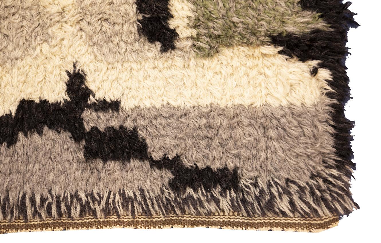 Hand-Woven Rya Rug Shaggy Abstract Design with Multi Tone For Sale