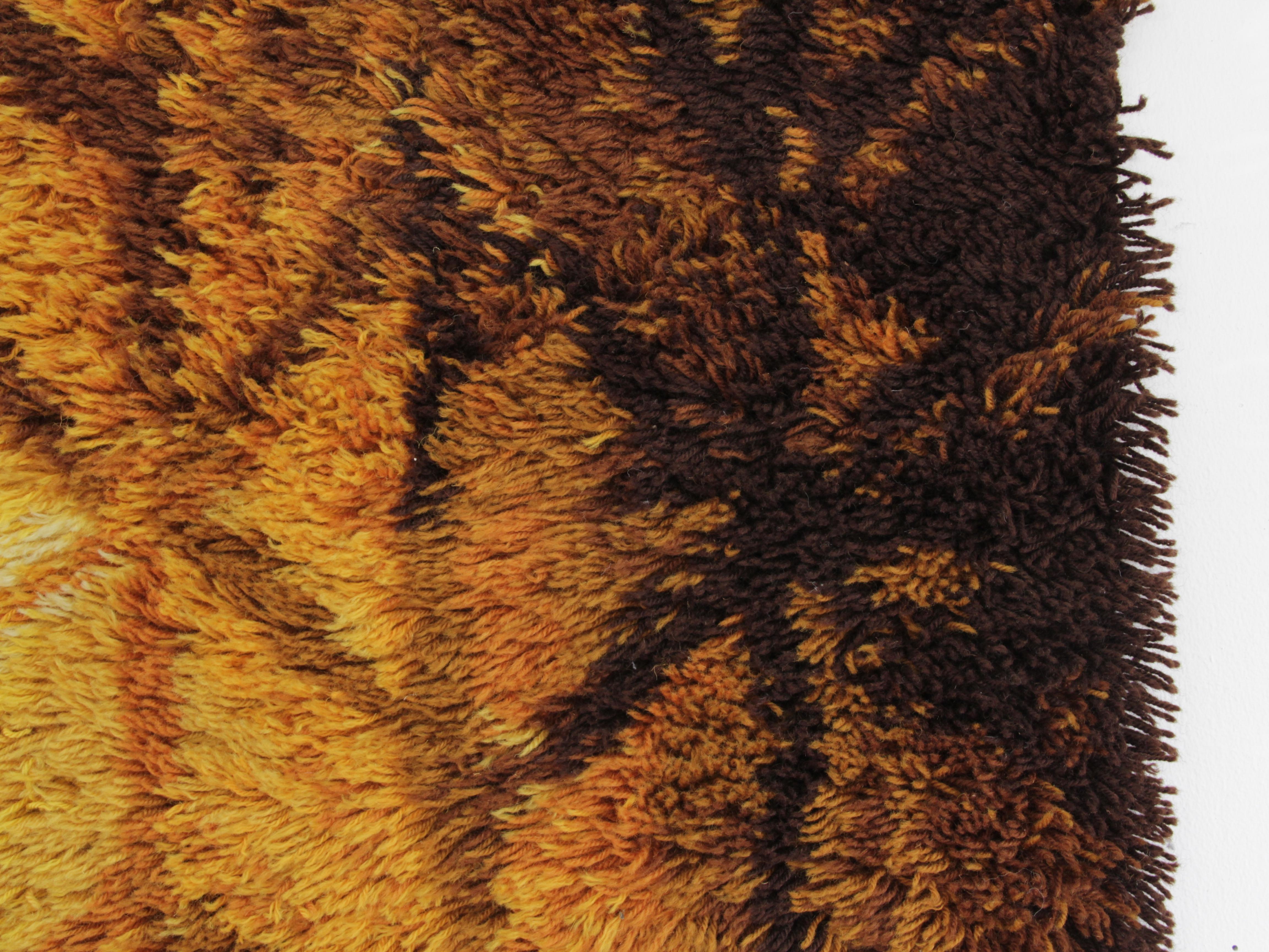 Rya-Teppiche aus Wolle mit orangefarbenen Motiven (Skandinavische Moderne) im Angebot