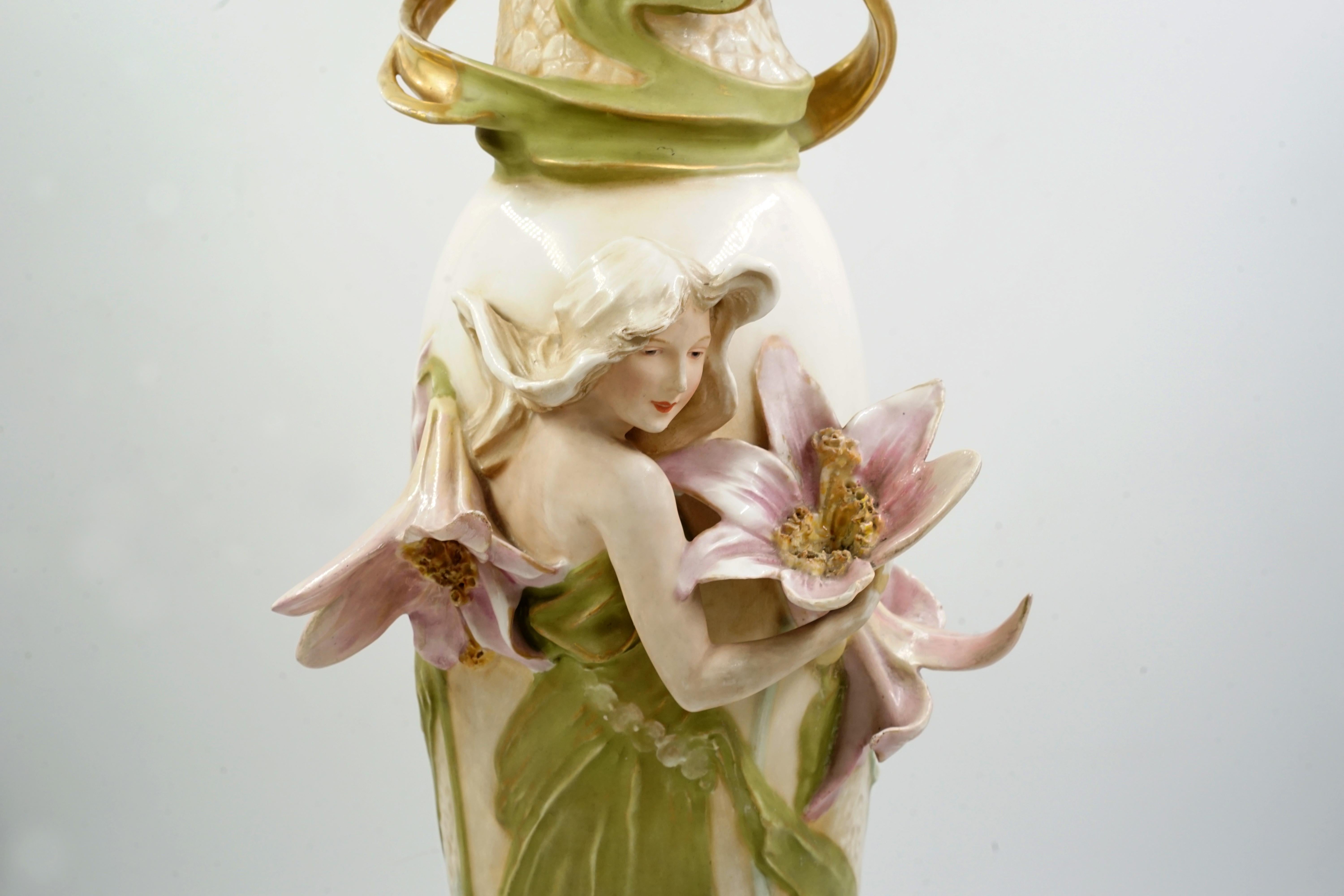 Ryal Dux Art nouveau vase In Good Condition In Buenos Aires, Argentina