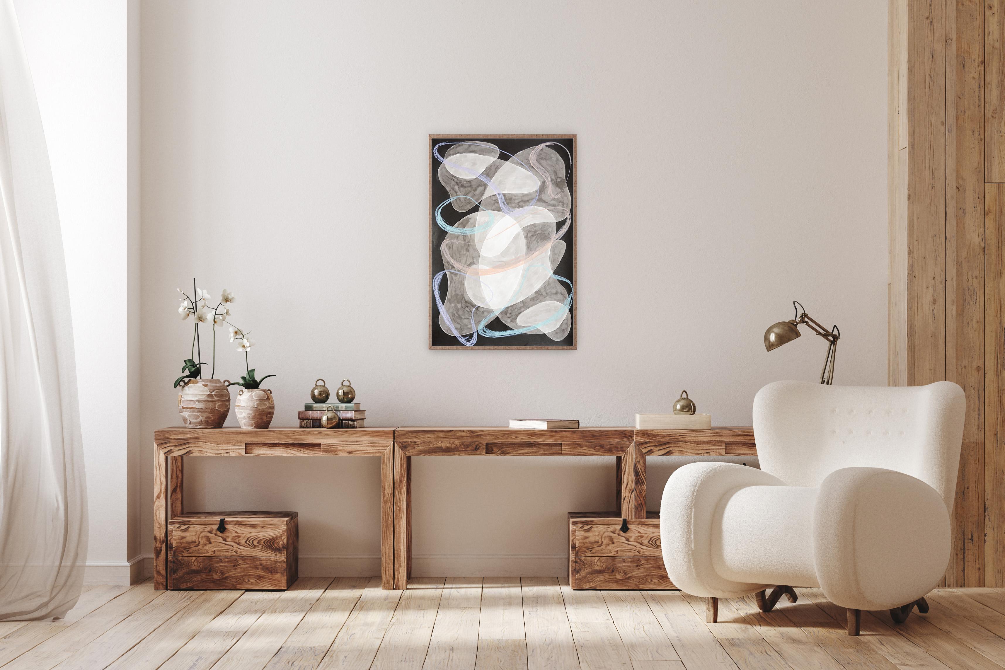 Formes abstraites flottantes se chevauchant, peinture en noir et blanc, gestes au pastel - Gris Abstract Painting par Ryan Rivadeneyra