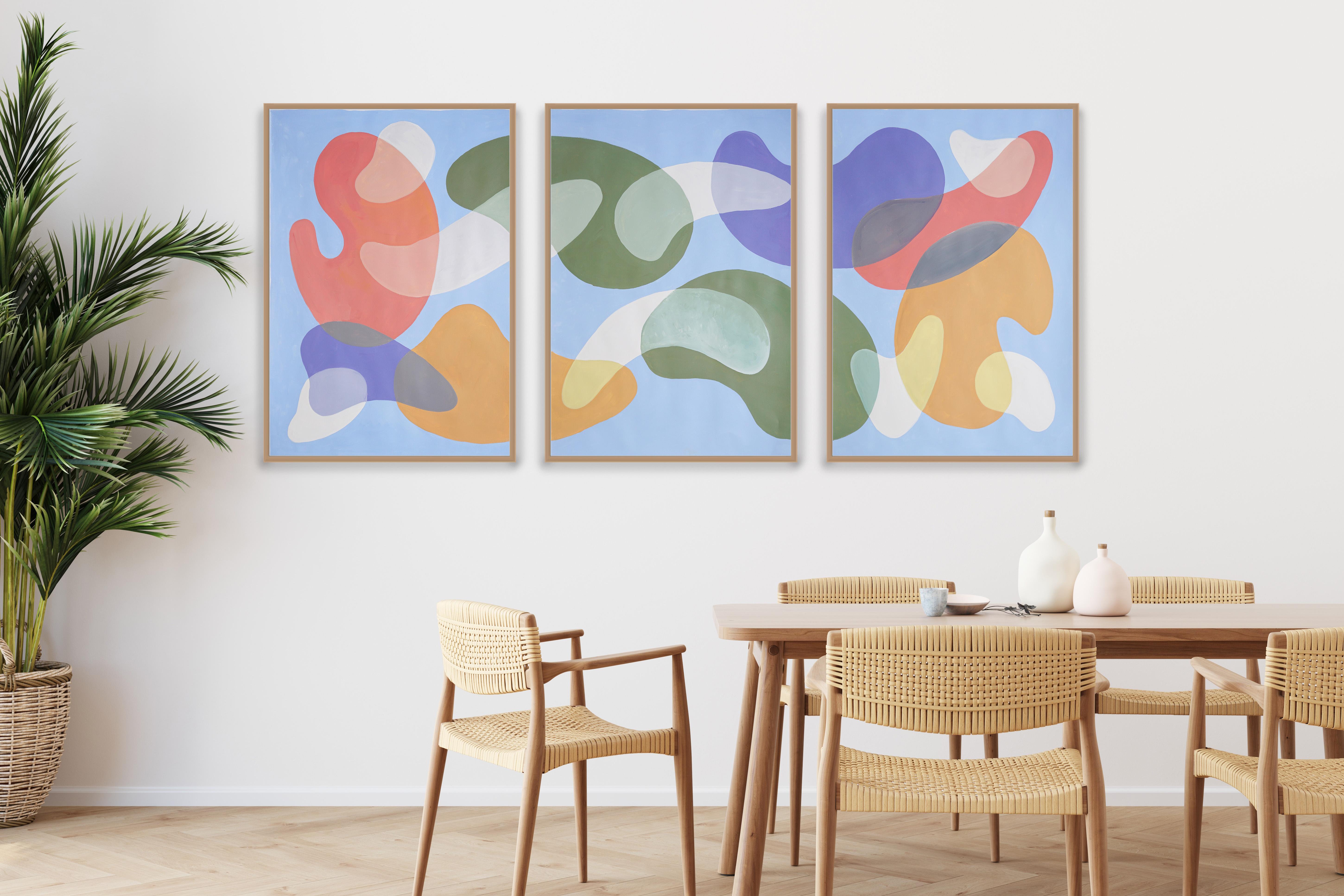 Peinture moderne du milieu du siècle dernier, courbes corail, formes abstraites Triptyque, tons pastel - Gris Abstract Painting par Ryan Rivadeneyra
