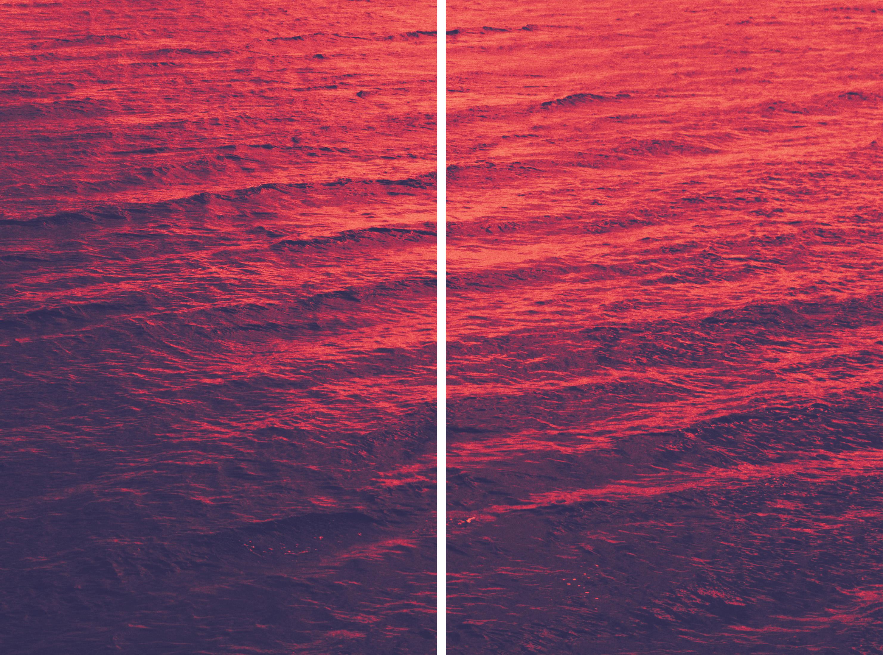 Ryan Rivadeneyra Color Photograph – Rotes Meer, Abstraktes Diptychon, Giclée Druck Goldenes Rosa, Blaues Mittelmeer Meereslandschaft