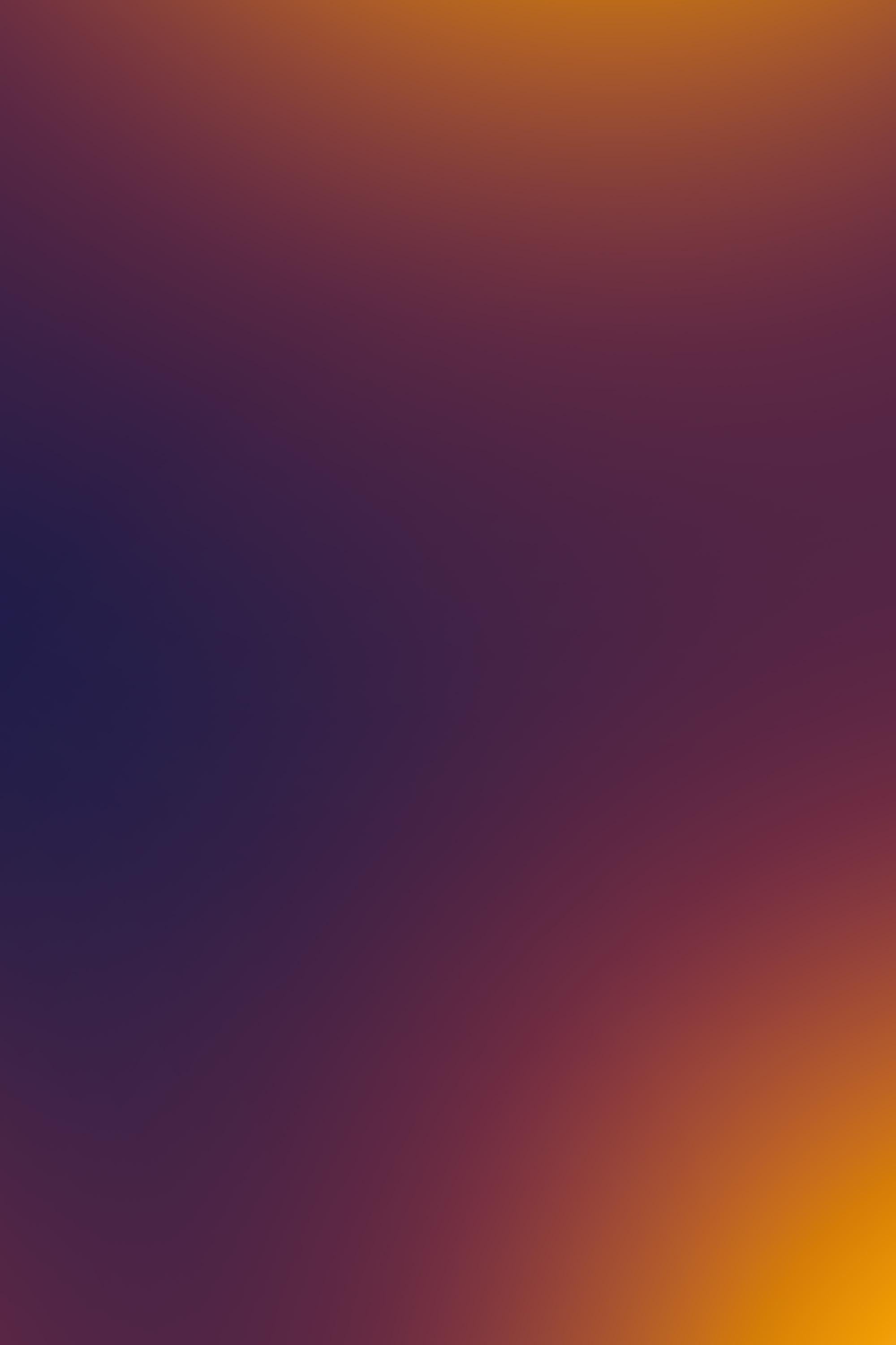 Atardeceres invertidos es una vibrante impresión Giclée que explora la resonancia emocional del color mediante transiciones suaves y fluidas de tonos malva, morado y amarillo. Este díptico abstracto evoca una sensación de serenidad y calidez,