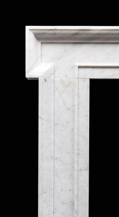 Mantello per caminetto in marmo di Carrara di Ryan & Smith