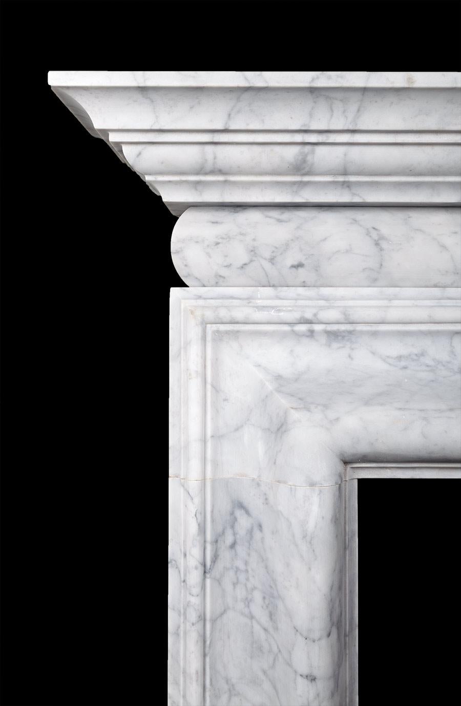 Ryan & Smith, Kamin aus italienischem Carrara-Marmor (Barock) im Angebot