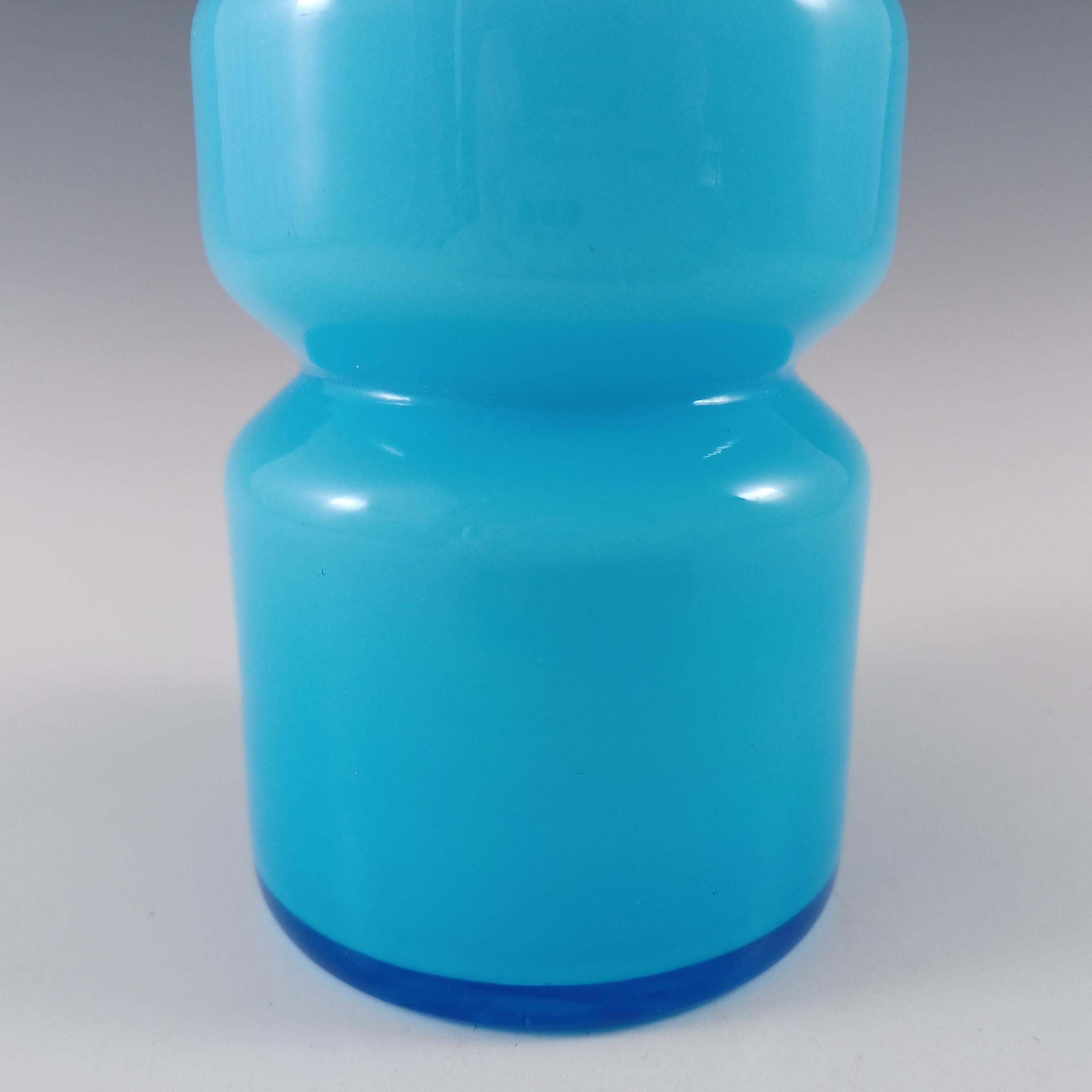 Jarrón Ryd escandinavo / sueco de vidrio azul con aro Sueco en venta