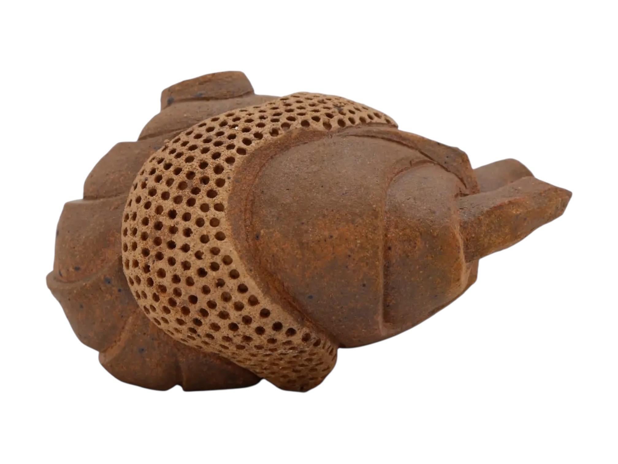 Scultura di cuore in terracotta di To-Ryo Toyonaga In condizioni buone in vendita a Bradenton, FL