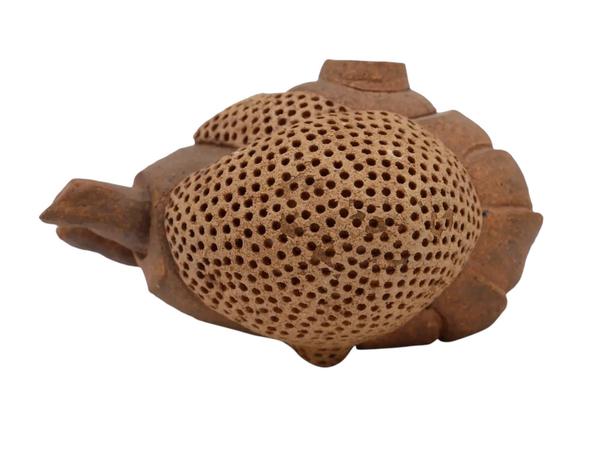 Fine XX secolo Scultura di cuore in terracotta di To-Ryo Toyonaga in vendita