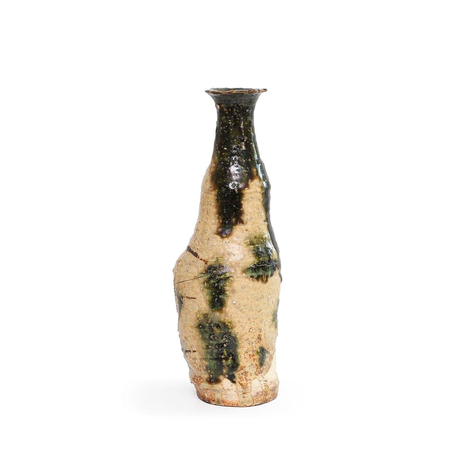 Botella de Sake de Oribe con caja firmada (INV# NP5596) - Abstract Sculpture Beige de Ryoji Koie