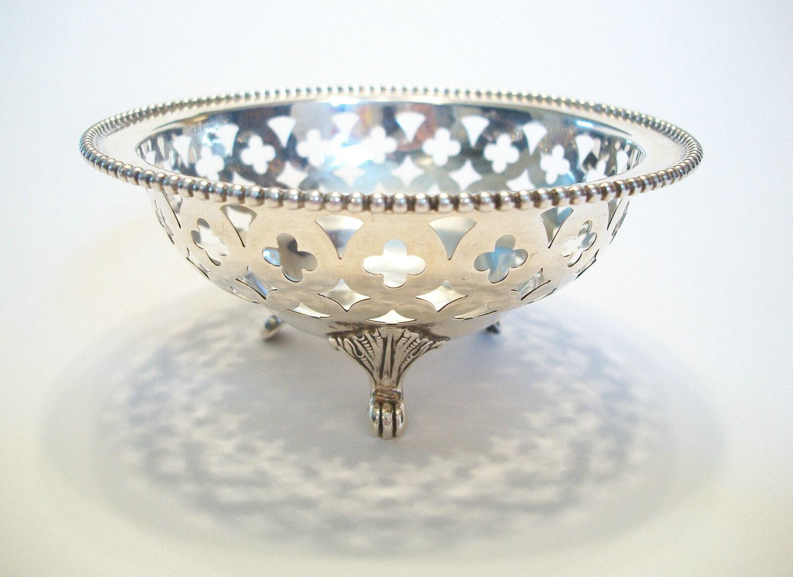 Gothic Revival RYRIE BROS. - Pierced Sterling Silver Bonbon Dish - Canada - Early 20th Century For Sale