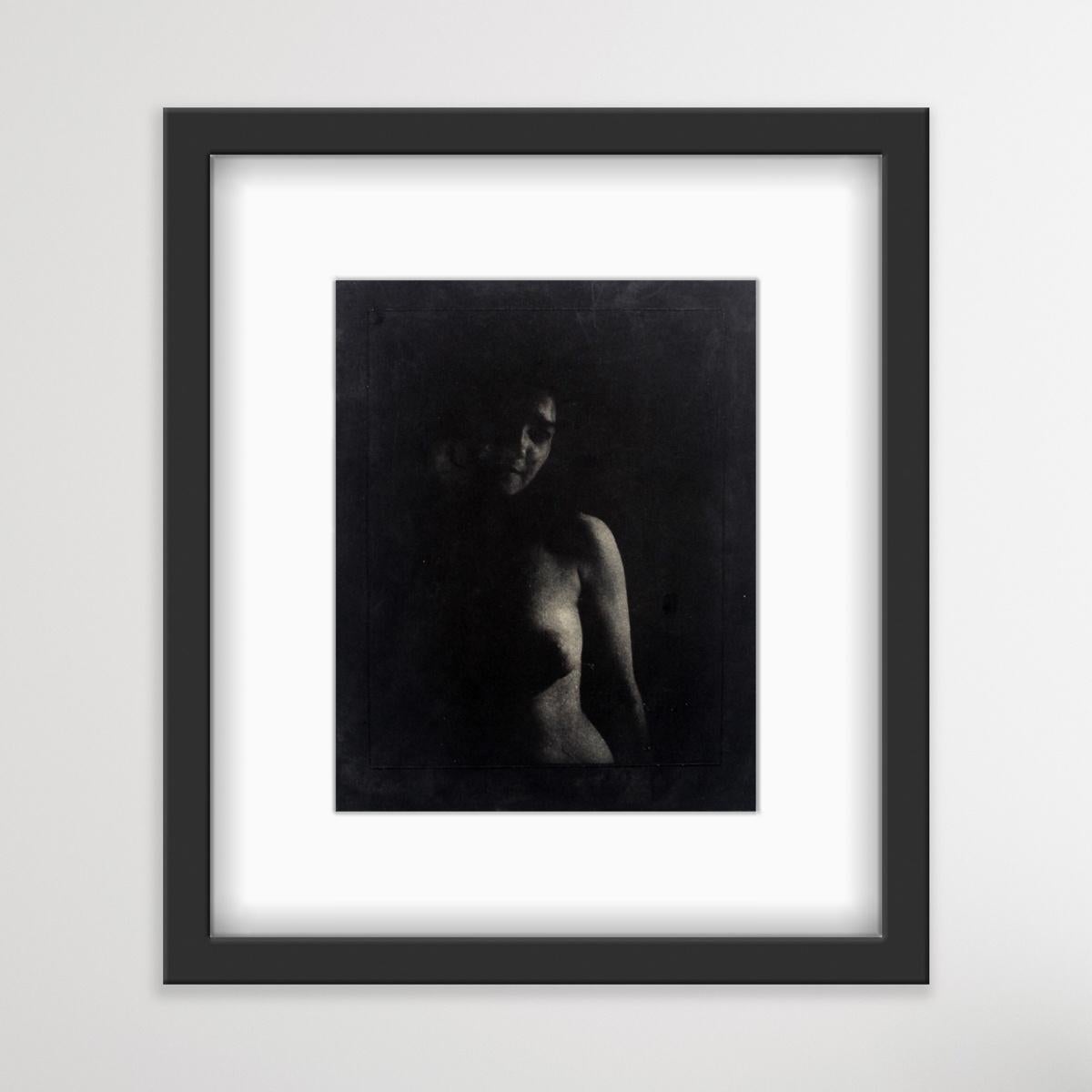 Desnudo nocturno - Siglo XX, Grabado figurativo en blanco y negro - Painting Otro estilo de arte de Ryszard Osadczy