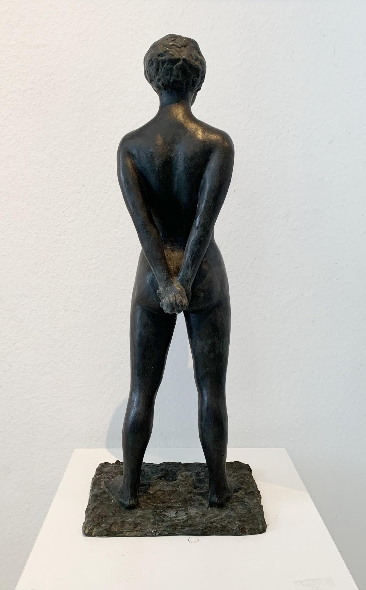 Frau – 21. Jahrhundert, zeitgenössische figurative Bronzeskulptur, weiblicher Akt (Gold), Nude Sculpture, von Ryszard Piotrowski