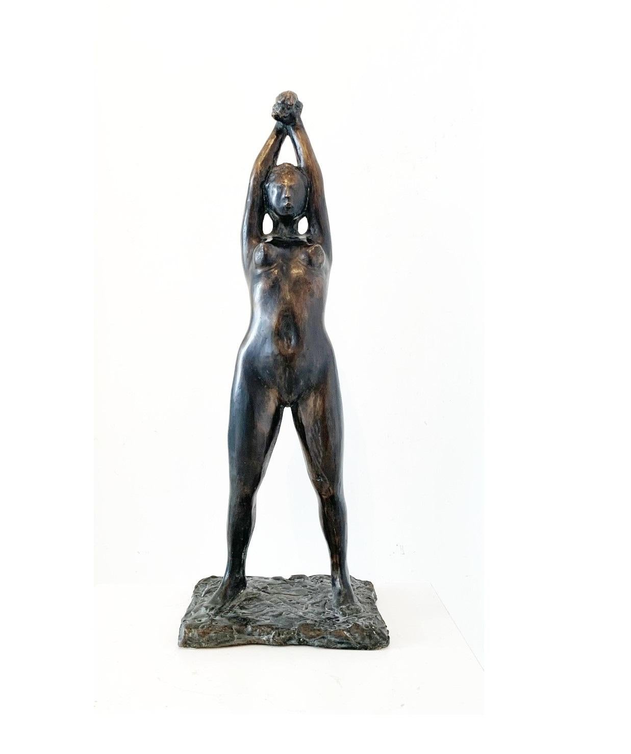 Mujer - Siglo XXI, Escultura figurativa contemporánea de bronce, Desnudo femenino