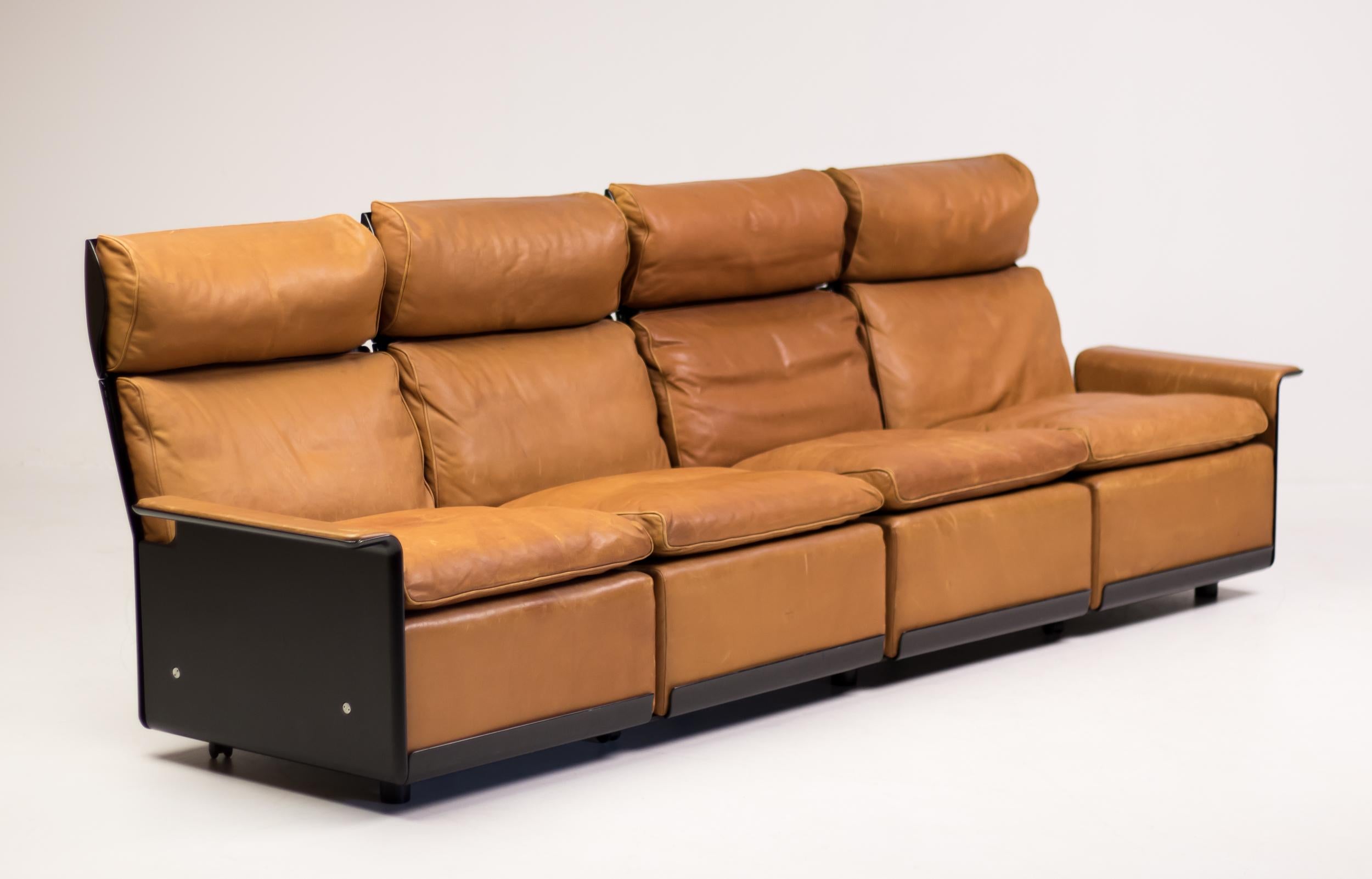 RZ 620 High Back Four-Seat Leather Sofa by Dieter Rams for Vitsoe In Good Condition In Dronten, NL