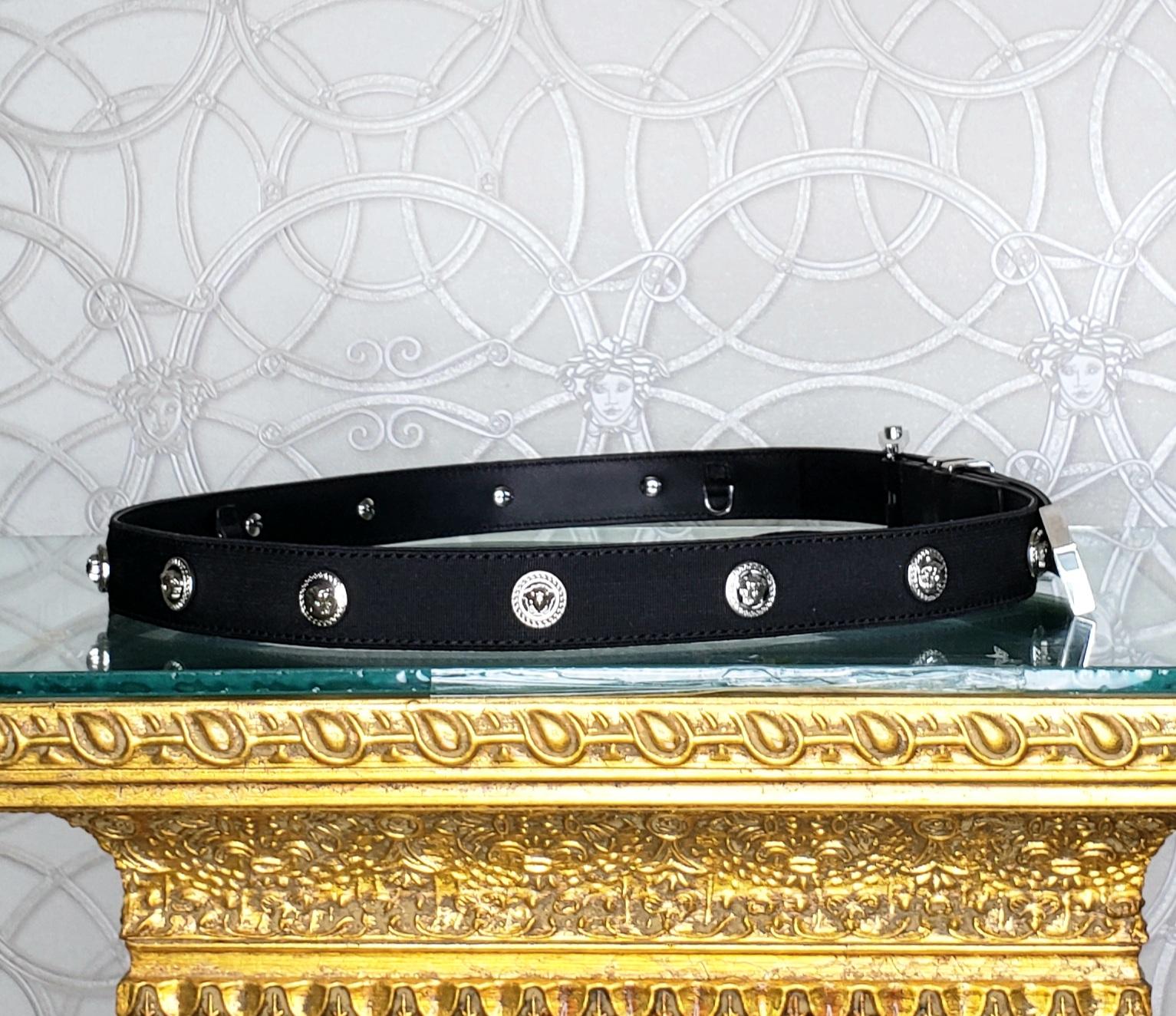 S/14 L#2 VERSACE BLACK LEATHER/RUBBER BELT w/SILVER MEDUSA GREEK KEY STUDS 80/32 In New Condition For Sale In Montgomery, TX