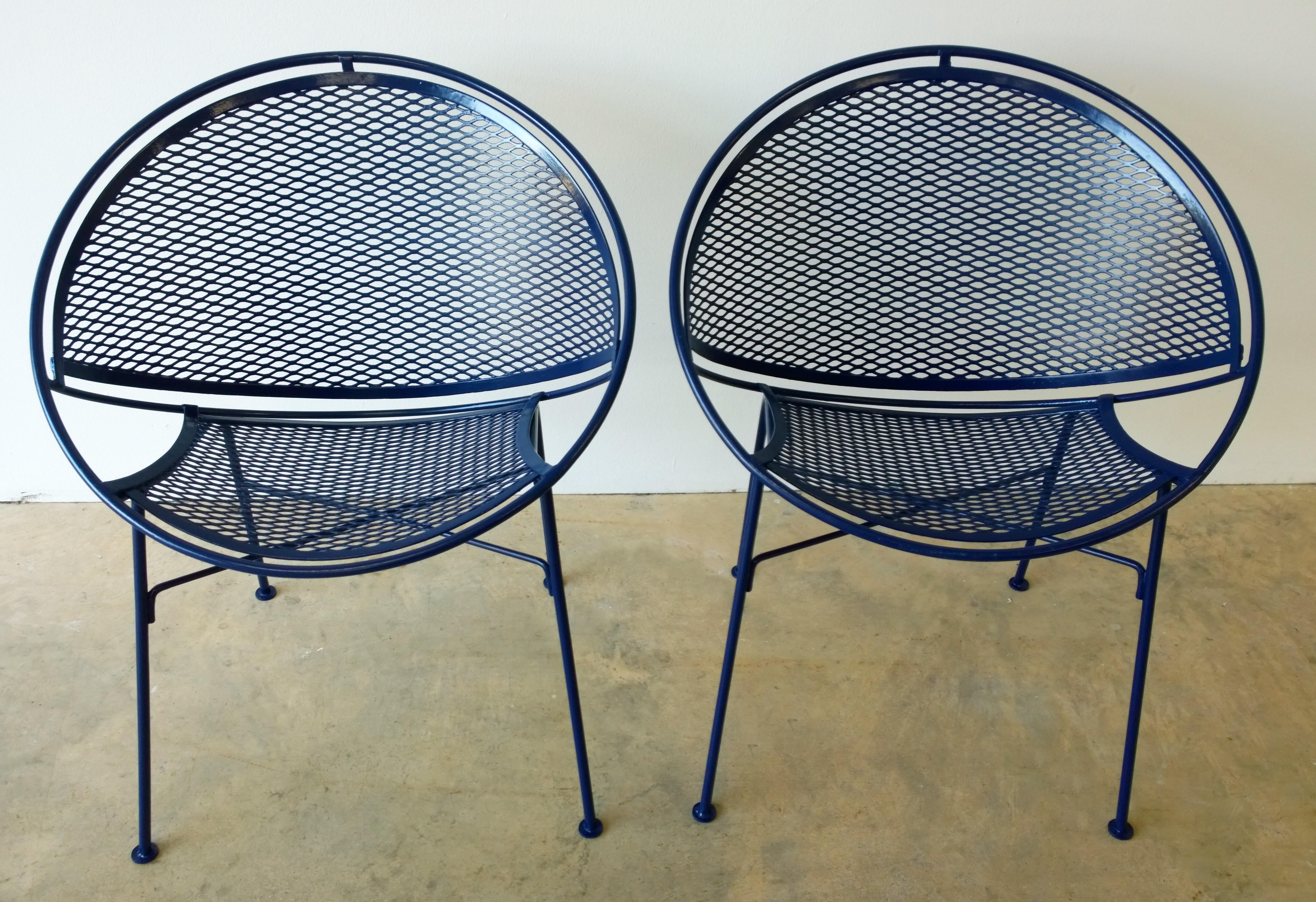 Set of 2 Wrought Iron Newly Enameled in Blue John Salterini Radar Patio Chairs In Good Condition For Sale In Houston, TX