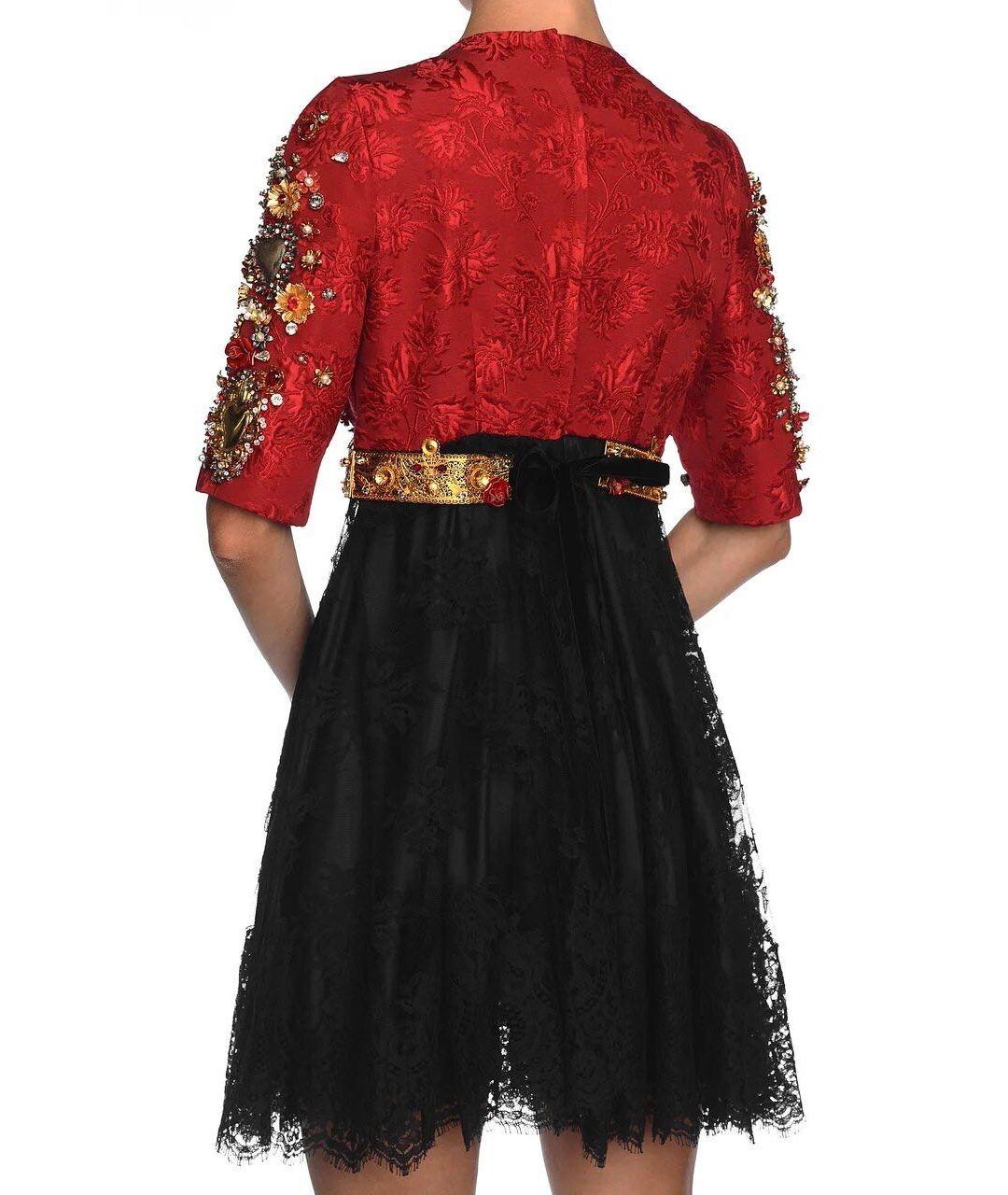 S/2015 L#2 Vestido de encaje Dolce & Gabbana de Celebrity Closet Talla EU 40 en Excelente estado para la venta en Montgomery, TX