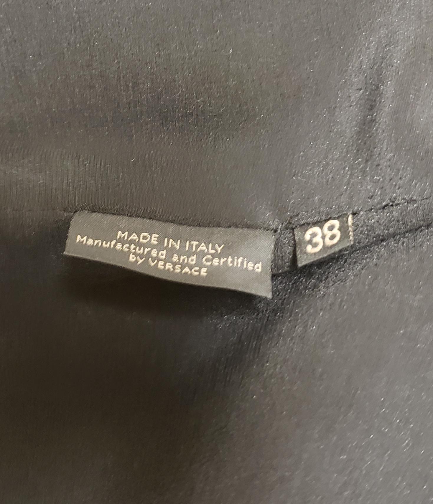 NEUVE - Versace S/2015 - Robe à imprimé abstrait « vitrail », Tailles 38 - 4 en vente 5