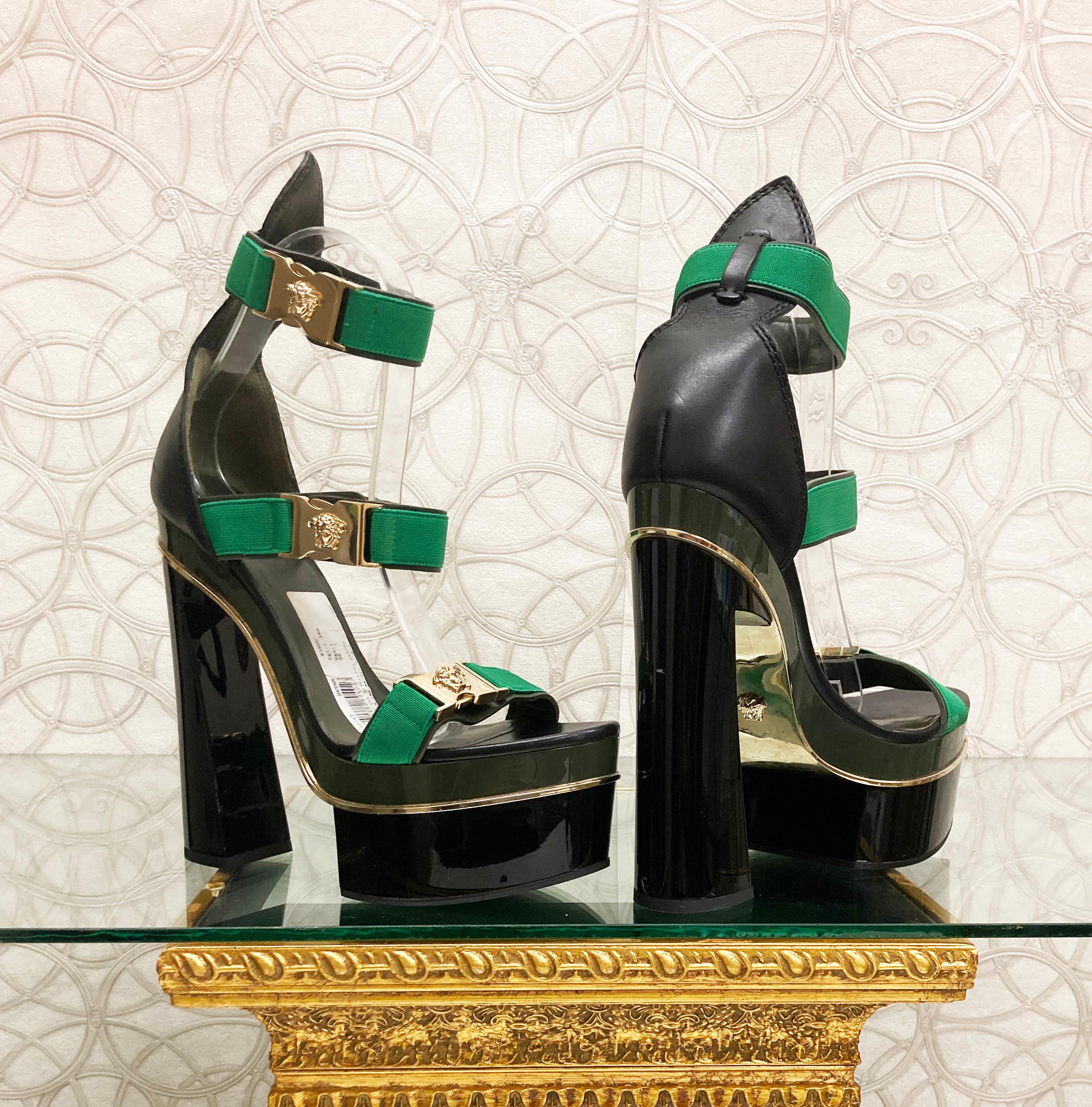 S/2016 L# 53 VERSACE GREEN PLATFORM SANDALS SHOES w/GOLD MEDUSA BUCKLES 39 - 9 In New Condition For Sale In Montgomery, TX