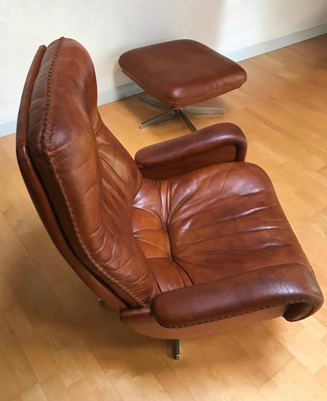 S 231 James Bond Swivel Pair of Armchair and Ottoman from De Sede, 1960s In Good Condition In Grenoble, FR