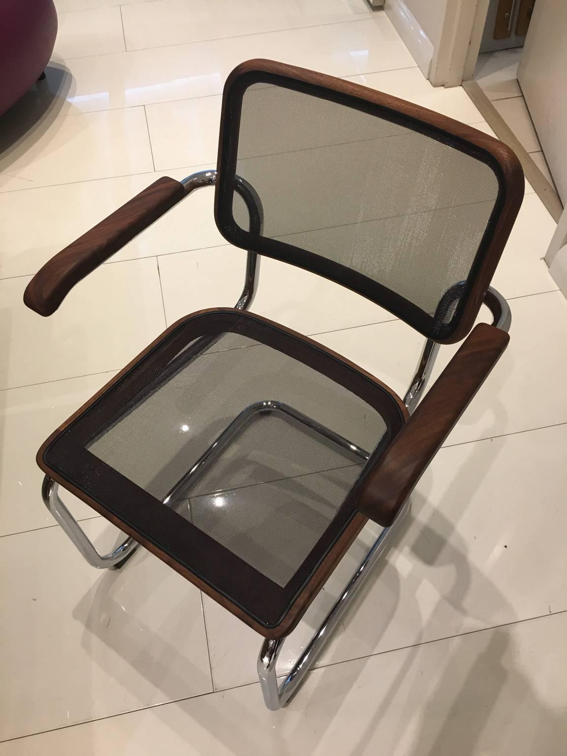 Allemand Bureau et chaise en bois de noyer chromé et acier tubulaire S 285 & S 64 N de Gebruder Thonet