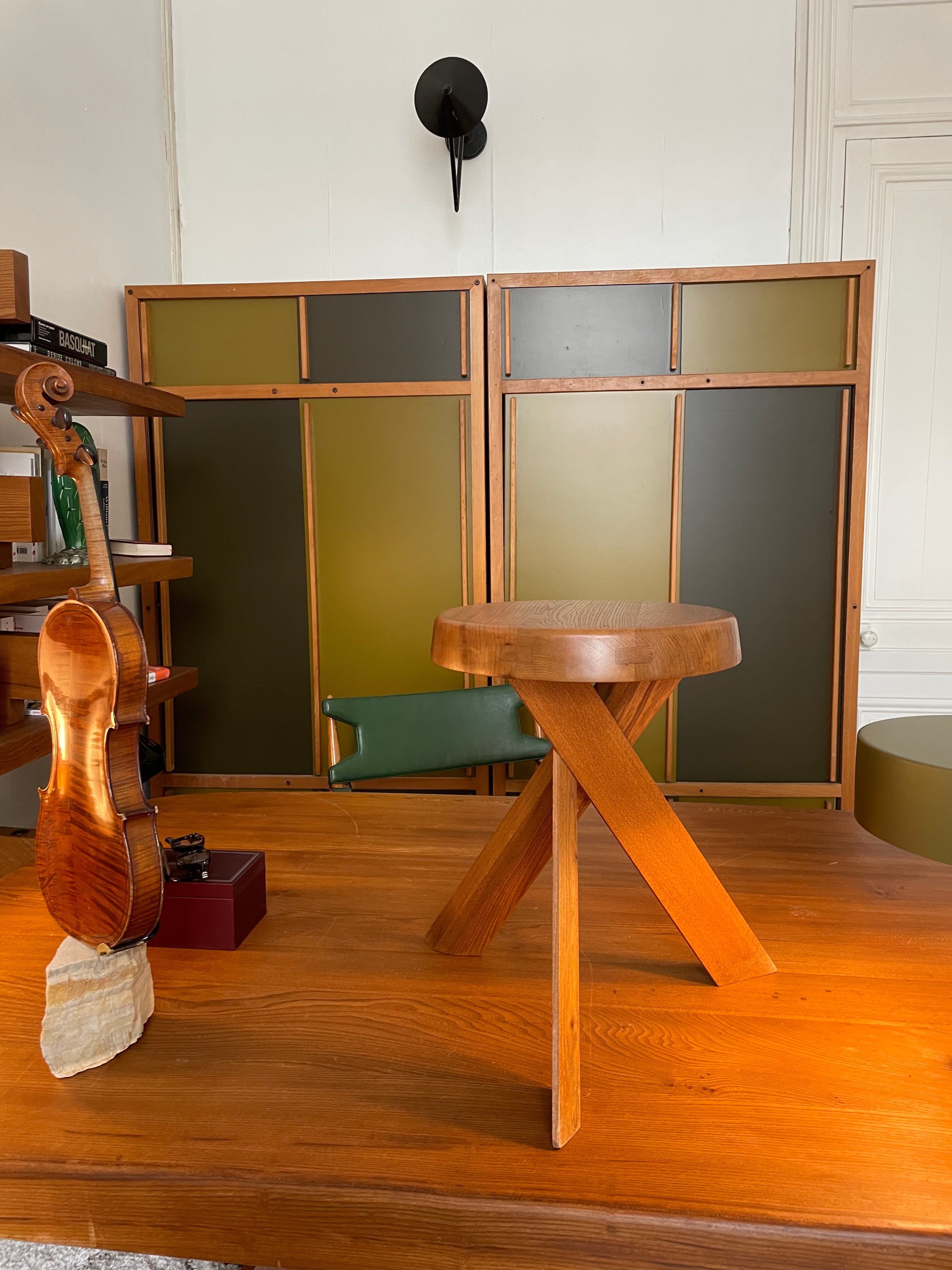 Tabouret S 31 A de Pierre Chapo en orme français de 1978 en vente