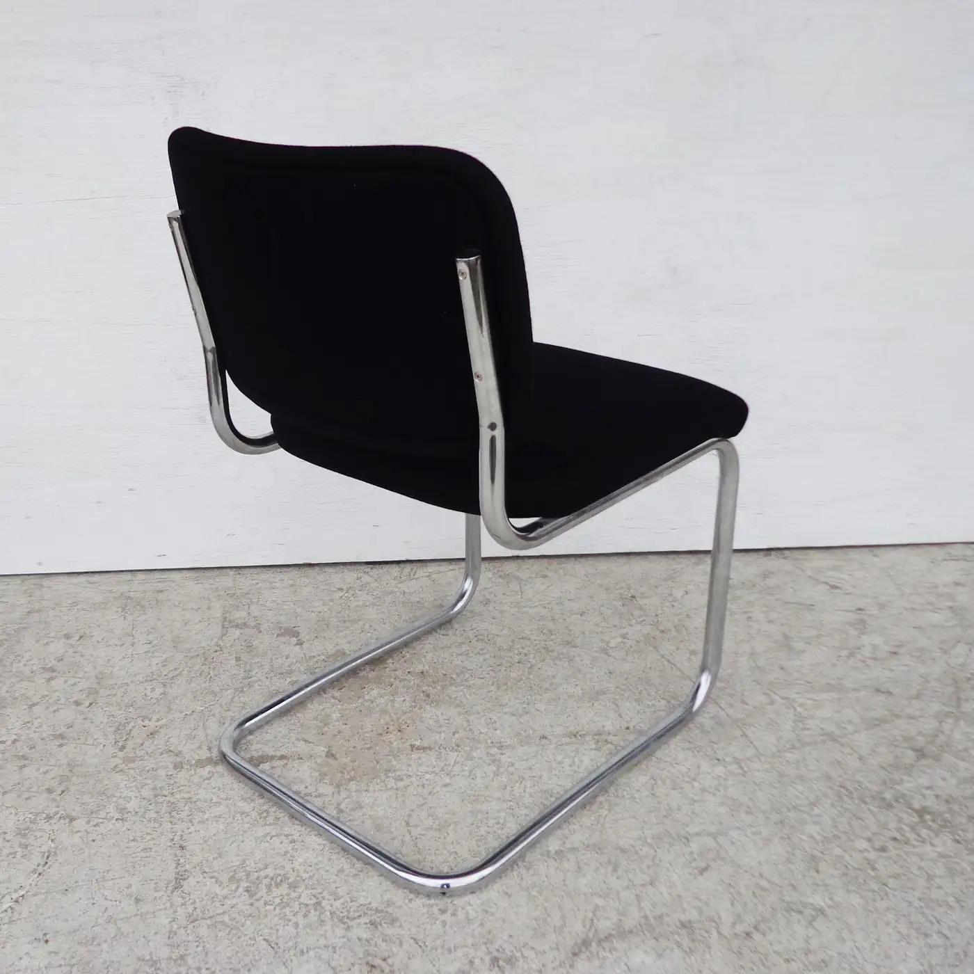 S 32 Sedia laterale a sbalzo Thonet In condizioni ottime in vendita a Pasadena, TX