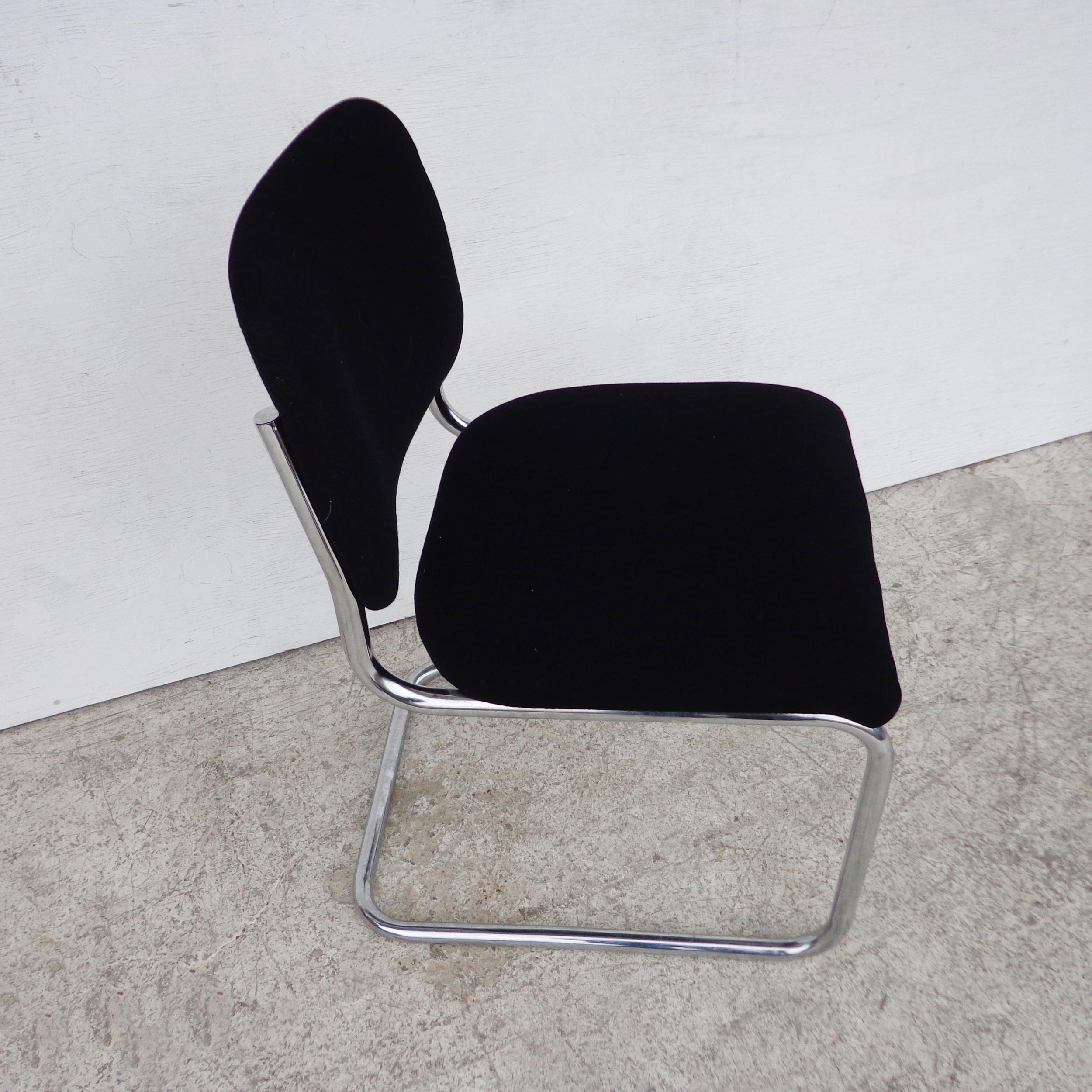 S 32 Cantilever Thonet Side Chair For Sale 2