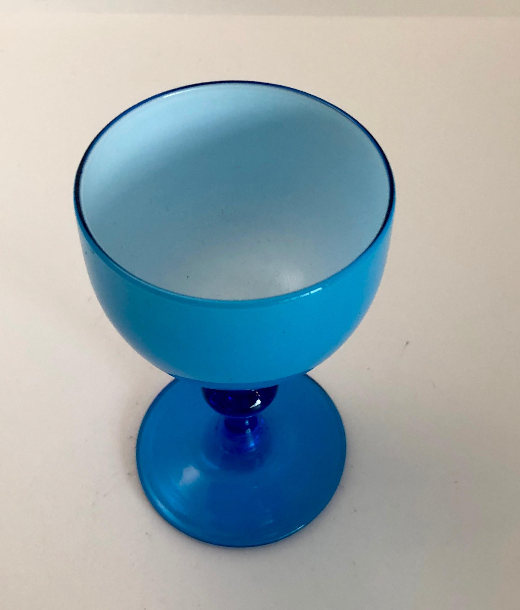 S/4 White Encased Cerulean Light Blue Carlo Moretti Stemmed Blown Glass Goblets 8