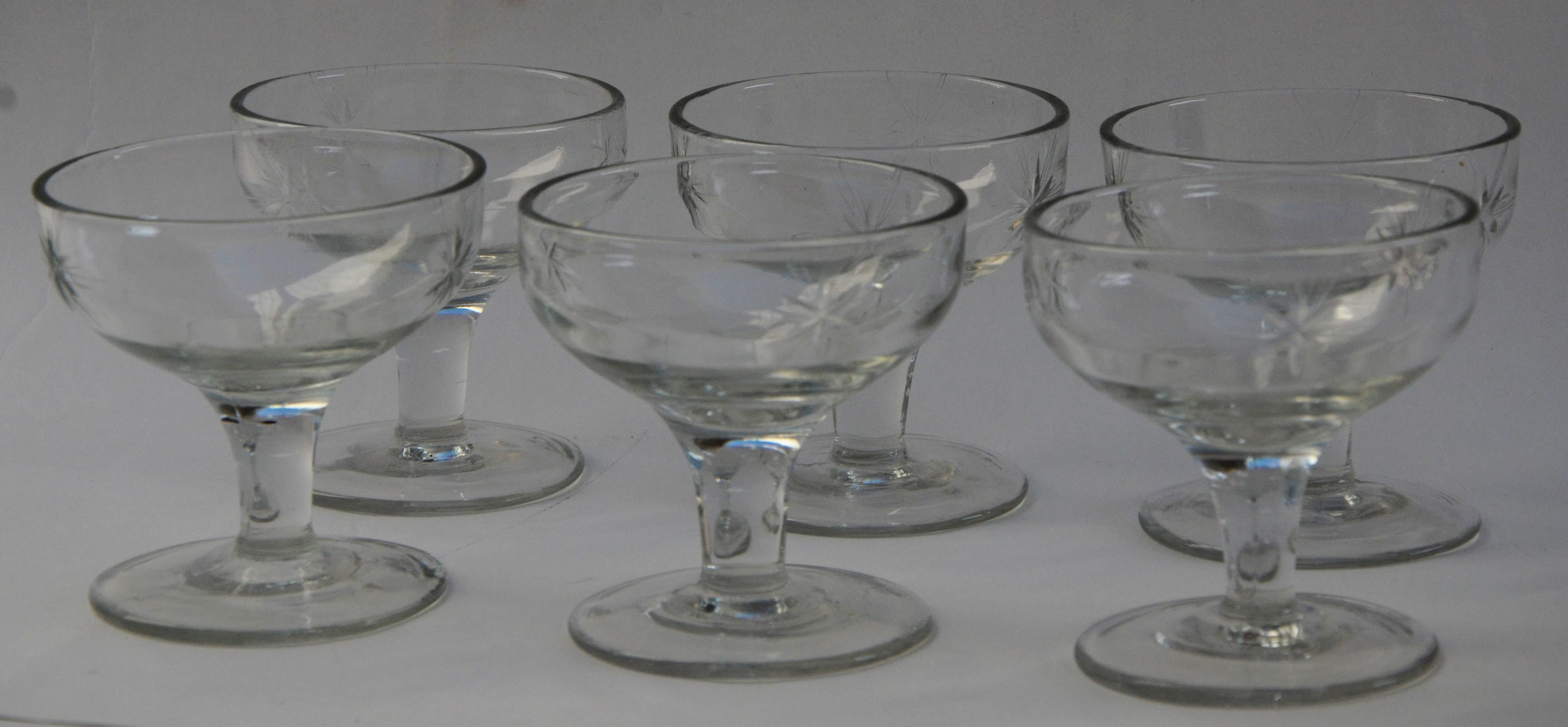 20th Century Set of 6 Starburst Etched Glass Champagne Coupe Glasses For Sale