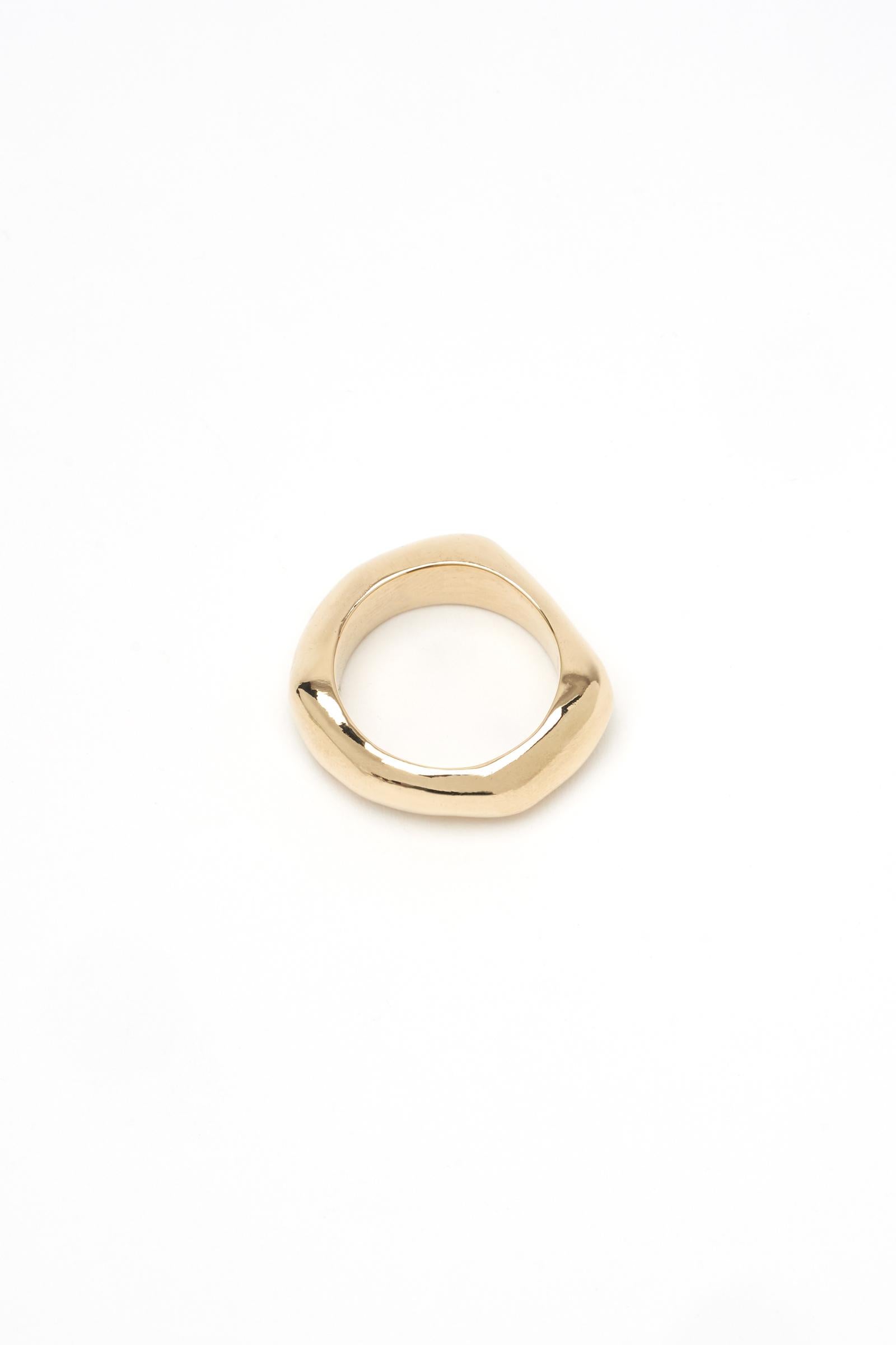 S A D É. Heirloom Ring in 14 Karat White or Yellow Gold For Sale 1