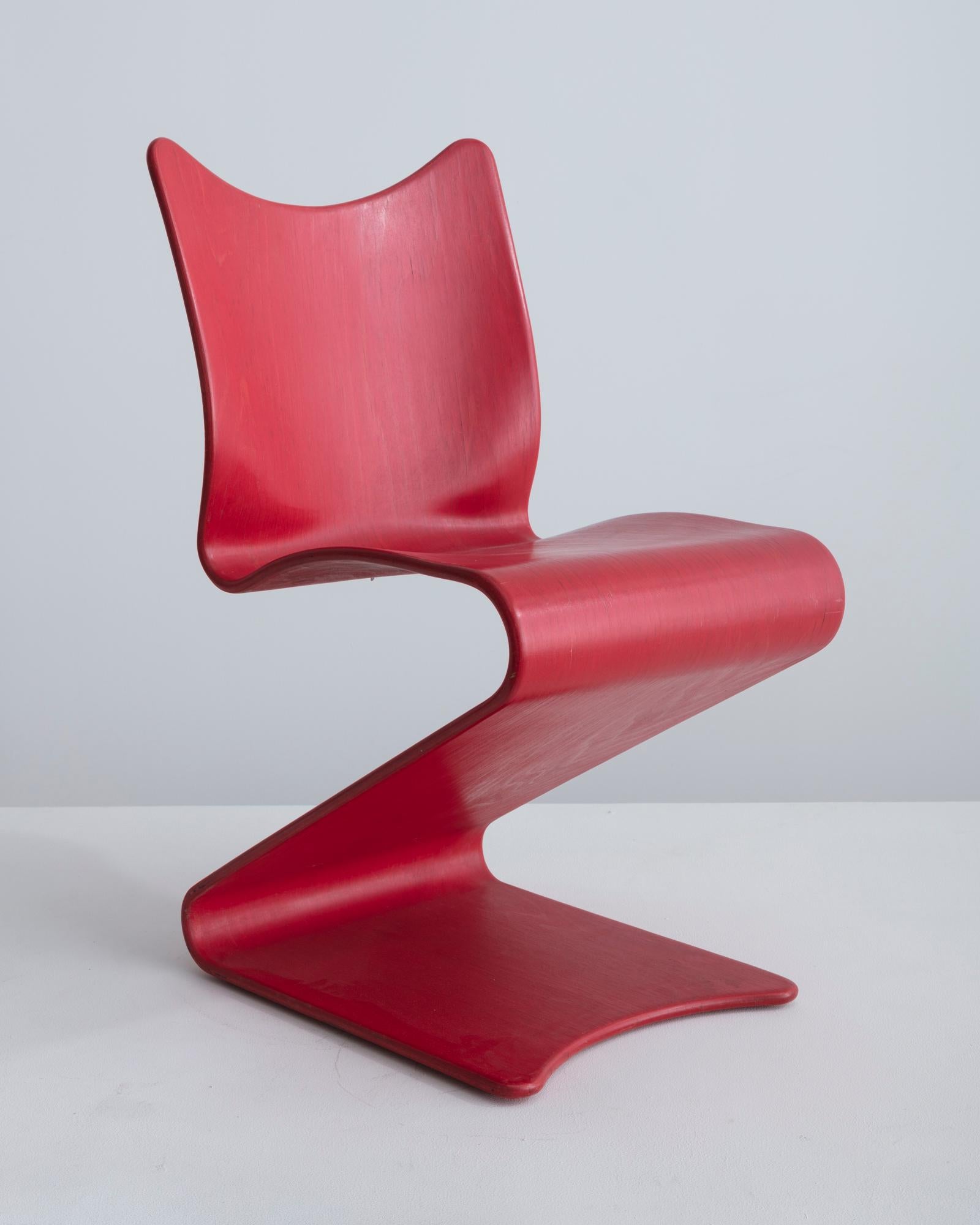 Verner Panton. S-chair, model 275. Designed 1956, this example manufactured ca. 1965. Manufactured by A. Sommer, Germany. Retailed by Thonet, Frankenberg, Germany. Aniline-dyed beech plywood.