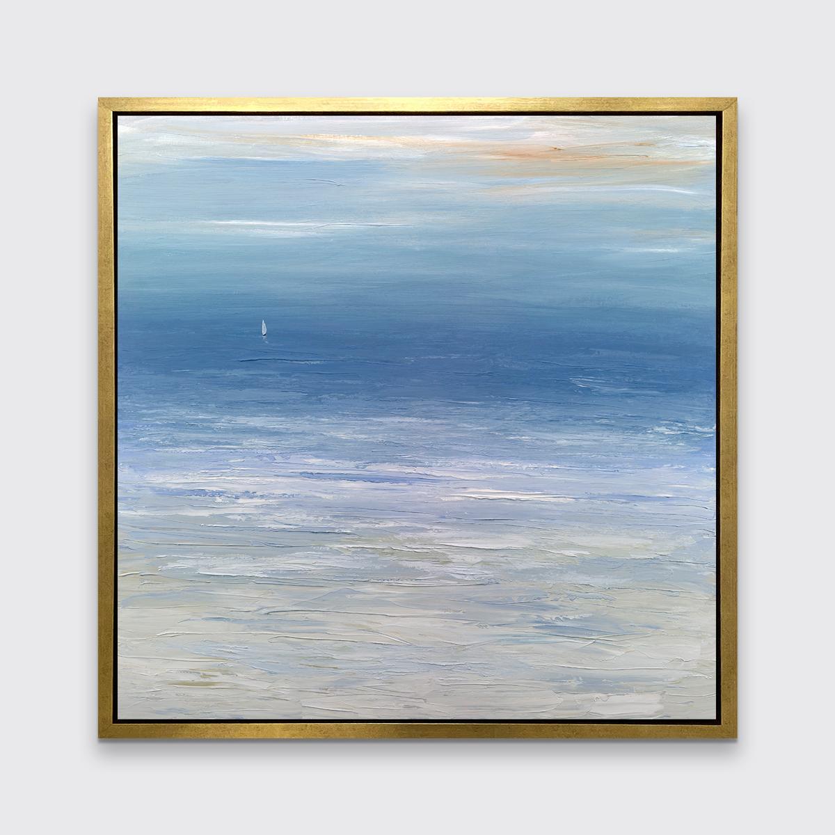 Cette estampe en édition limitée de S. Cora Aldo représente une vue impressionniste de l'océan. Les tons de sable s'étendent du bas de la composition et s'estompent vers un bleu sourd, avec des touches de blanc le long du début du rivage. Le ciel